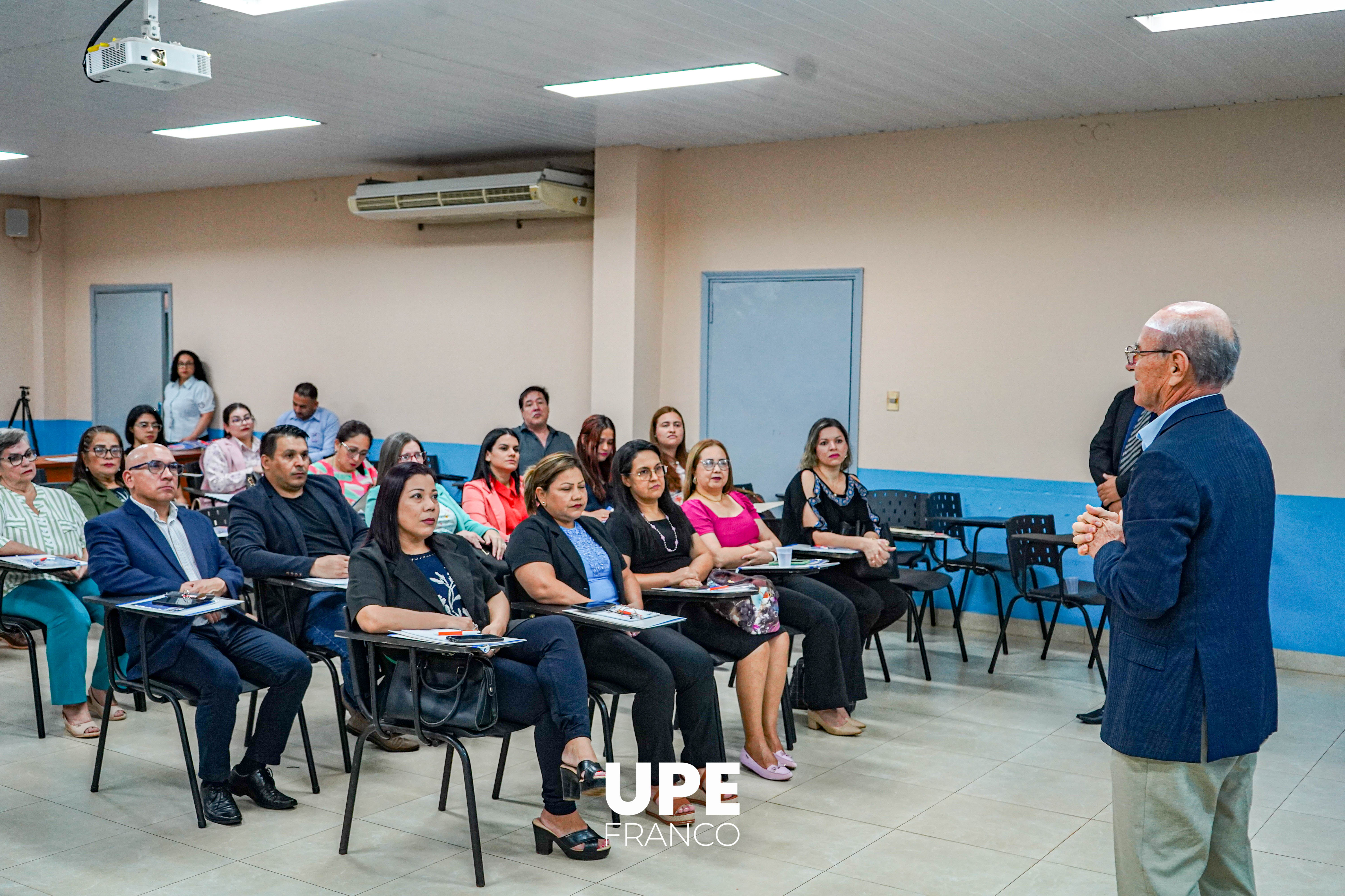 Planificación y Estrategias para el Primer Semestre 2025: Claustro Docente en Ciencias Administrativas y Contables