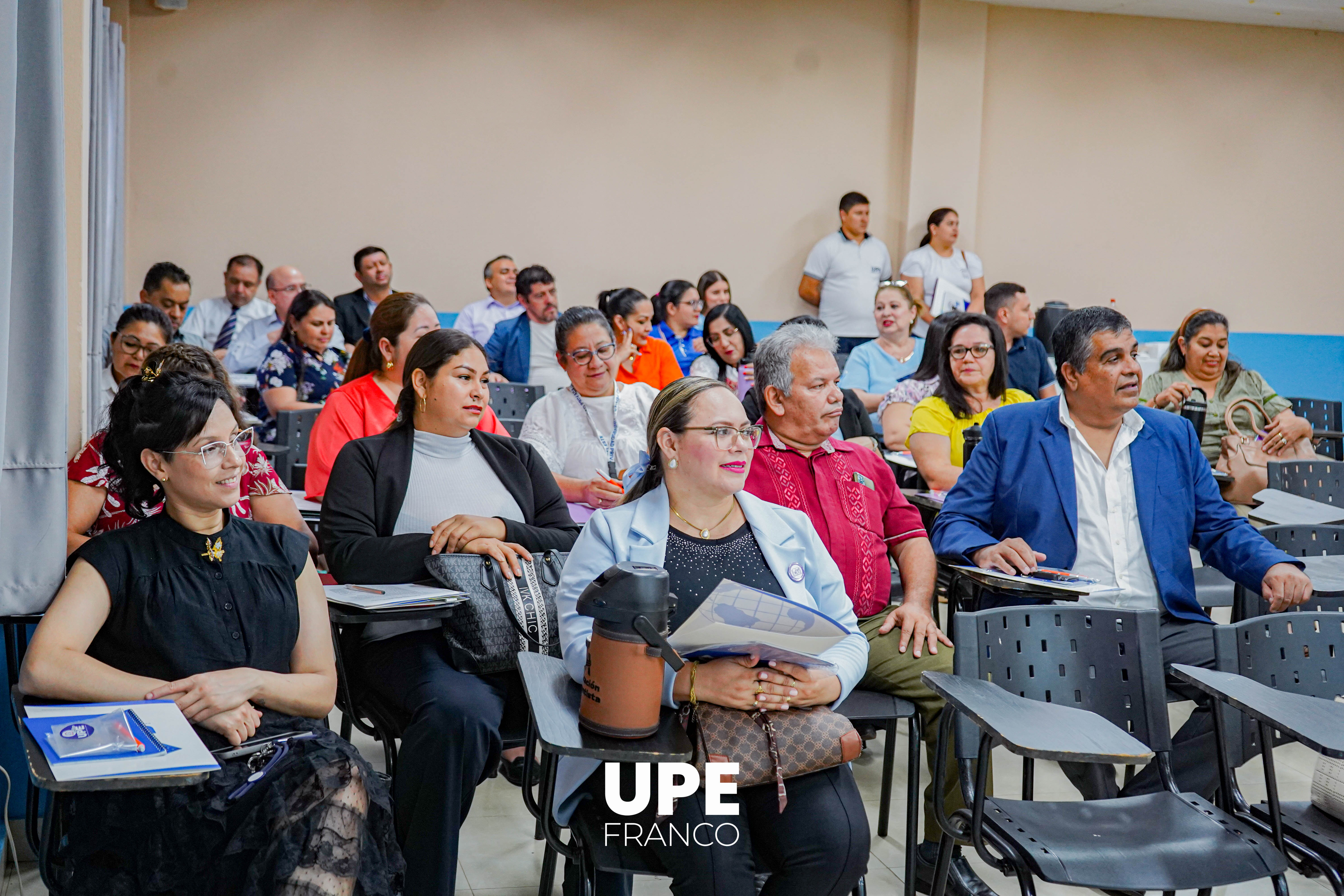 Planificación y Estrategias para el Primer Semestre 2025: Claustro Docente en Ciencias Administrativas y Contables