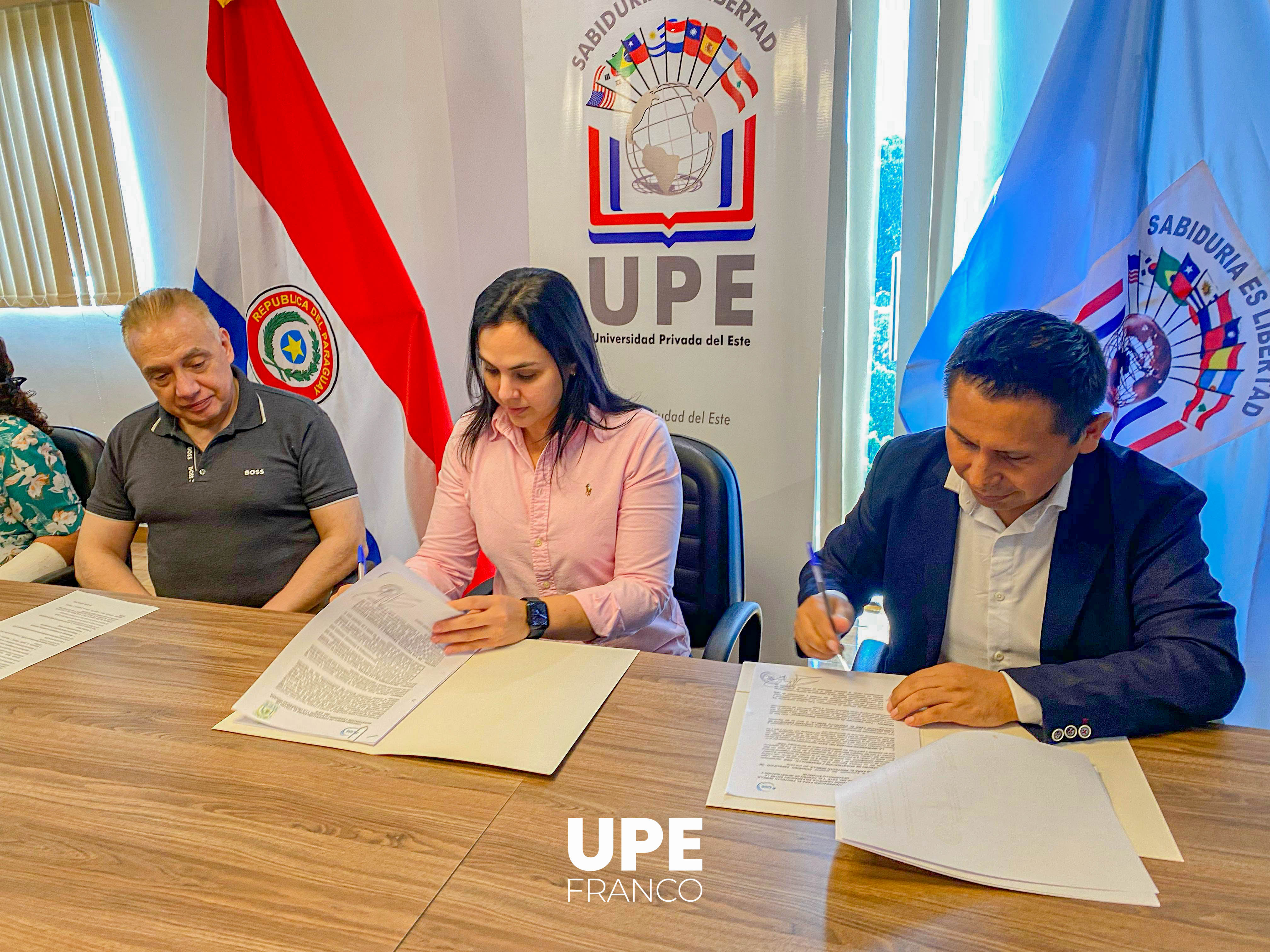 UPE firma convenio de cooperación con el Centro de Investigación y Desarrollo de Ecuador (CIDE) 