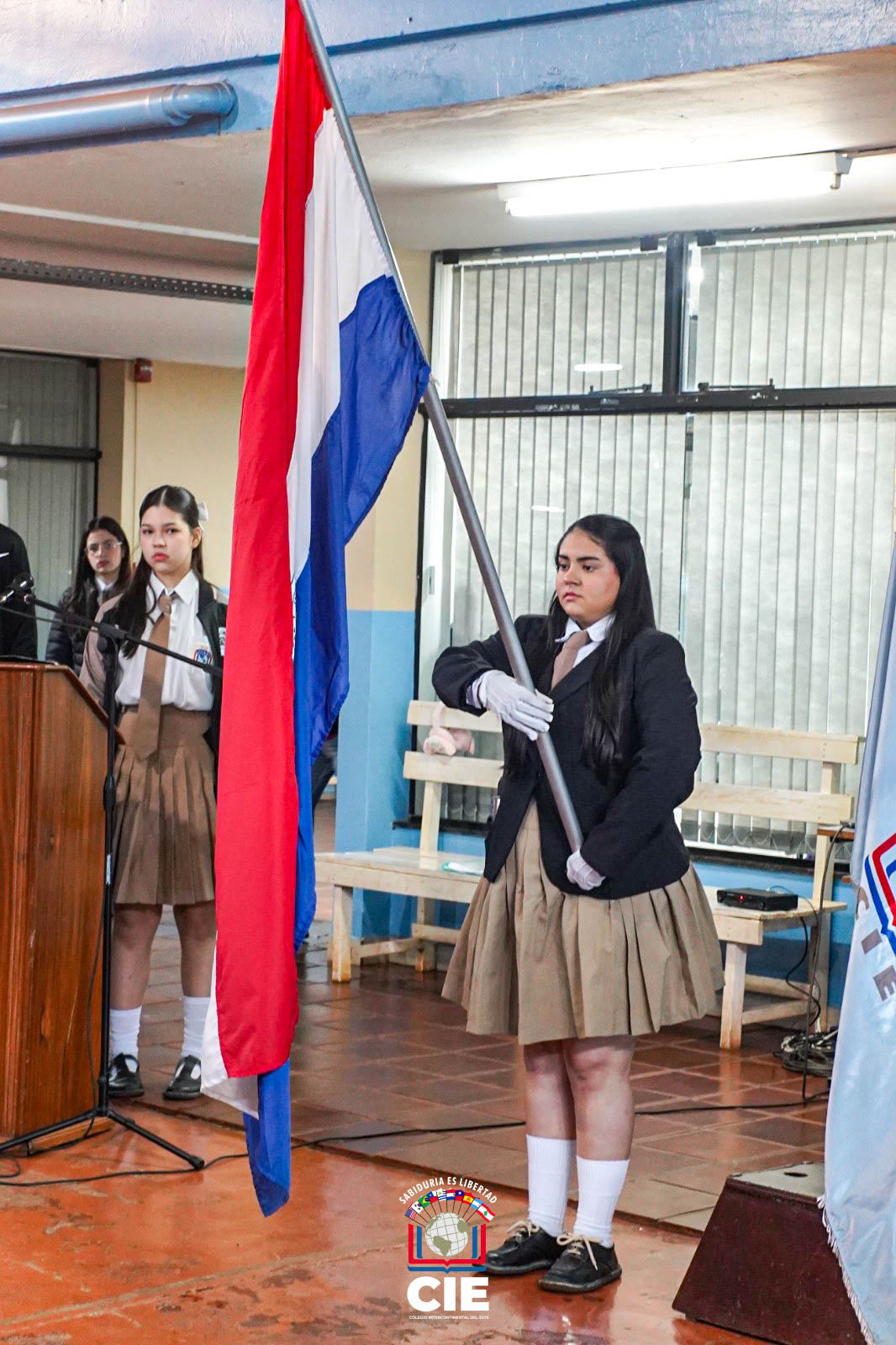 Juramento a la Bandera: Estudiantes del CIE honran los símbolos patrios