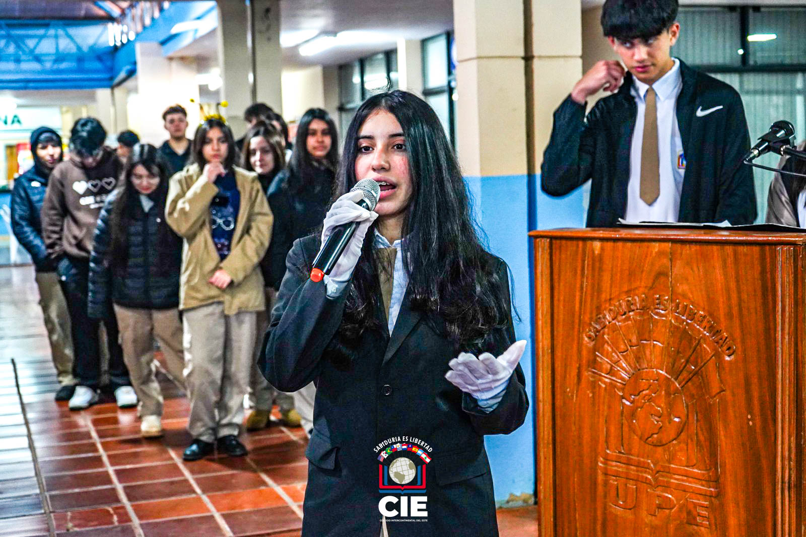 Juramento a la Bandera: Estudiantes del CIE honran los símbolos patrios