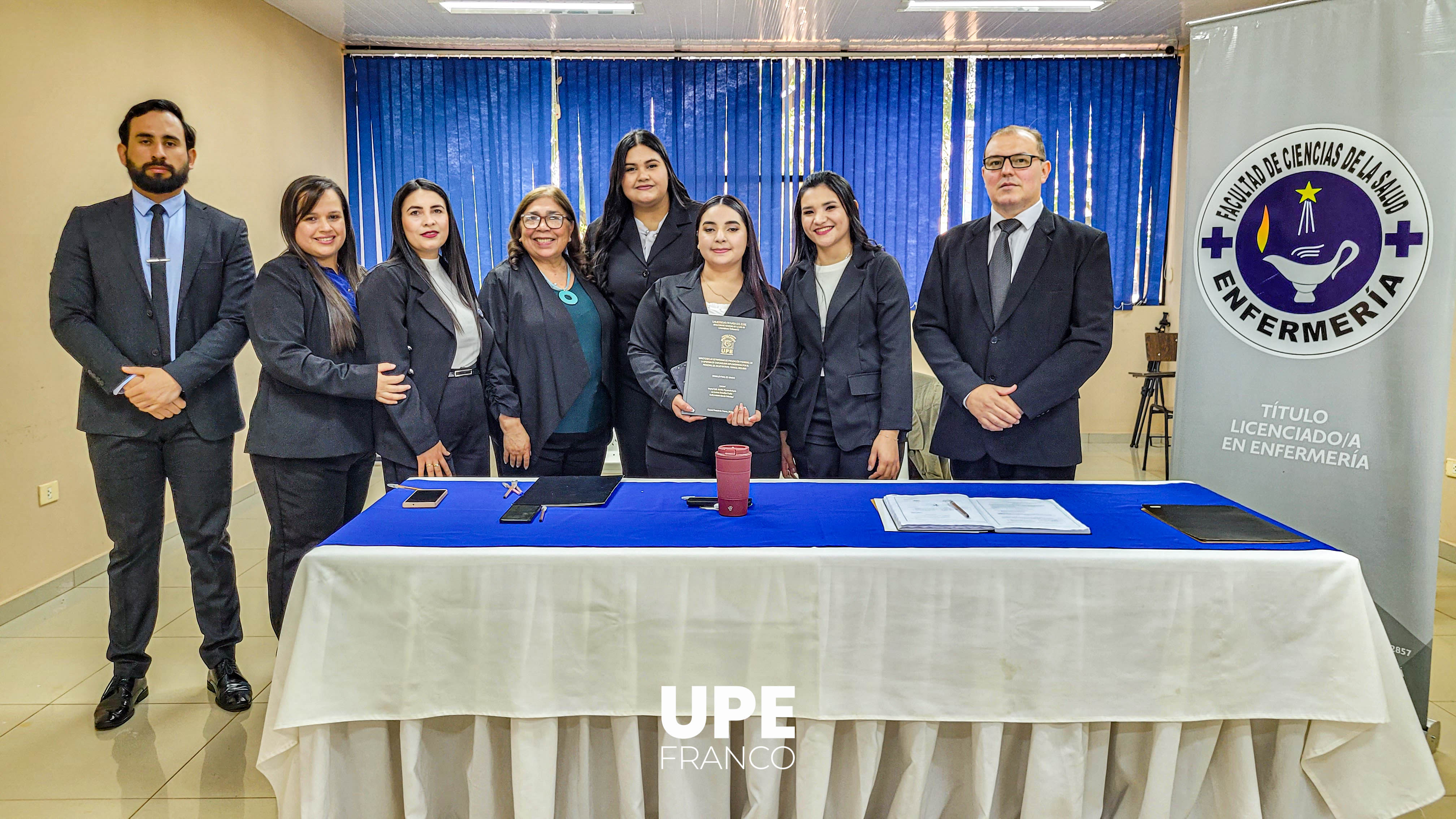 Exitosa Defensa de Trabajos Finales de Grado en Enfermería y Nutrición - UPE FRANCO