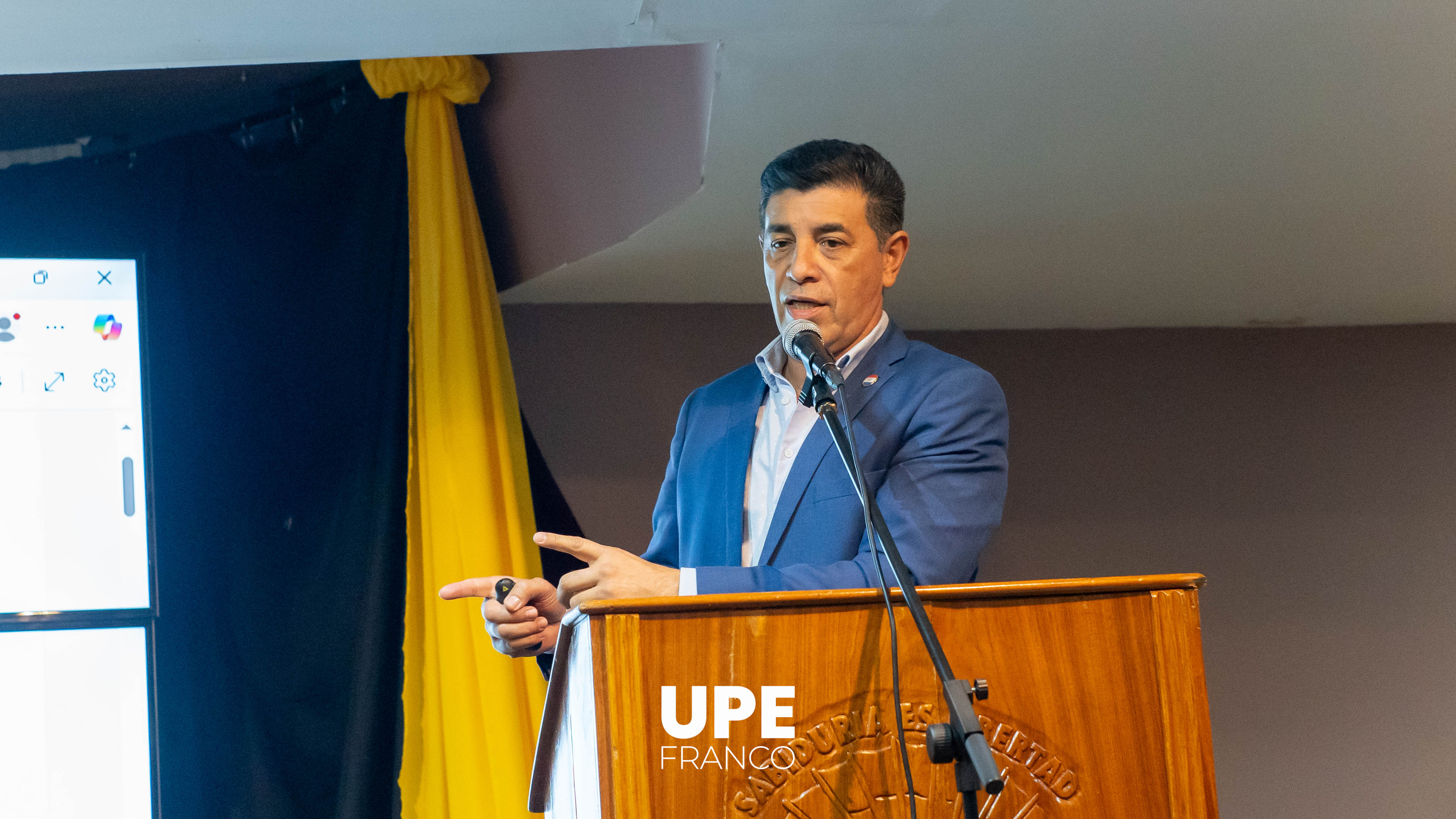 Concluye con éxito la Conferencia Magistral y Coloquio Abierto en la UPE FRANCO