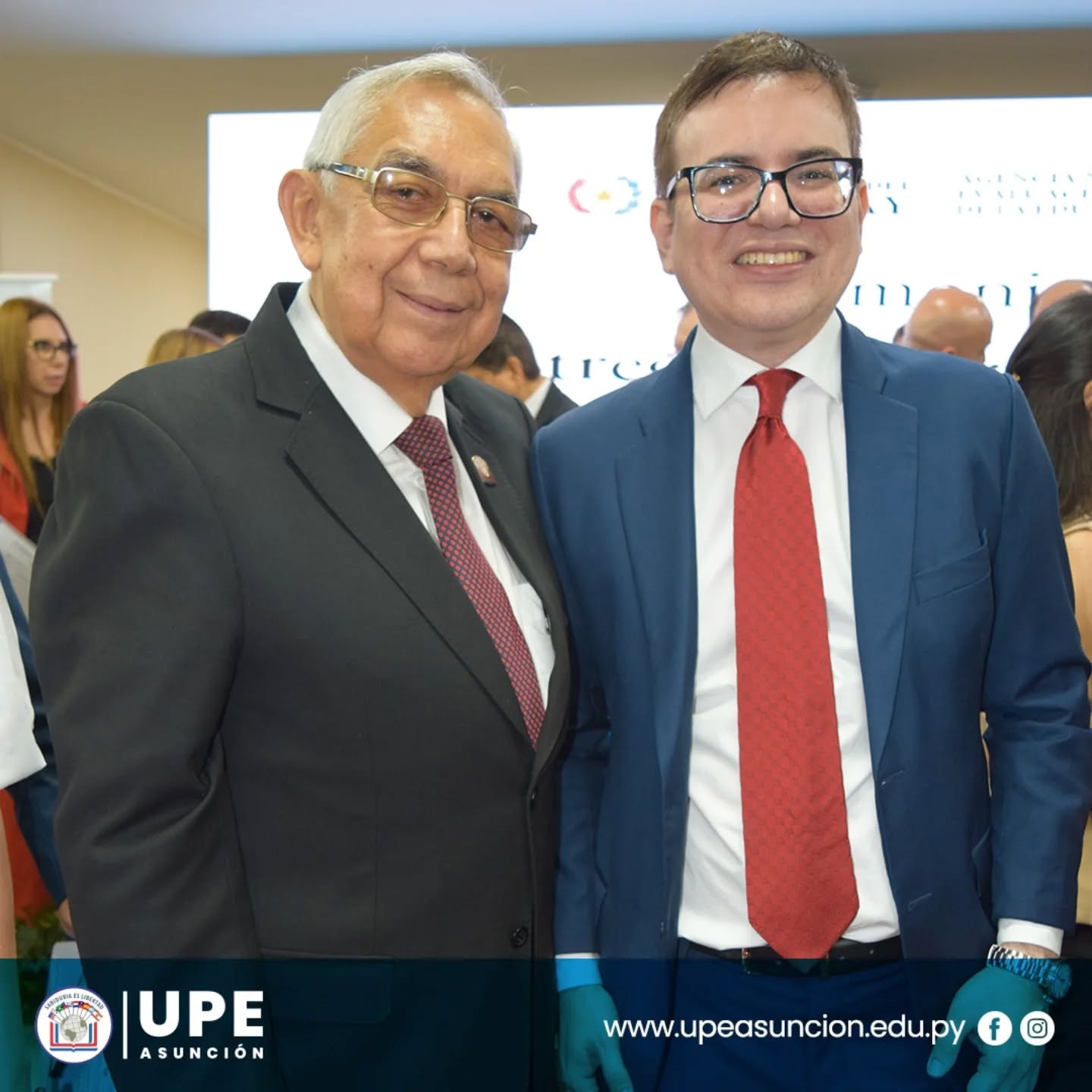 Entrega de Certificados de Acreditación ANEAES 2025