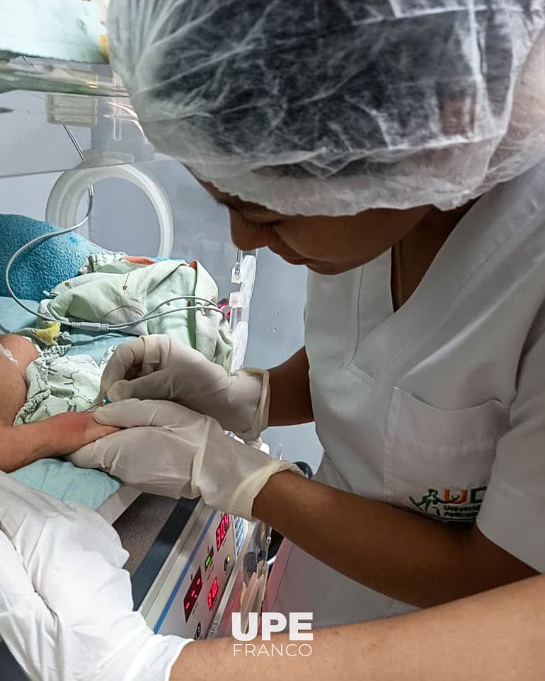 ESTUDIANTE COLOMBIANA FORTALECE SU FORMACIÓN PROFESIONAL A TRAVÉS DE LA MOVILIDAD ACADÉMICA EN LA UPE FRANCO