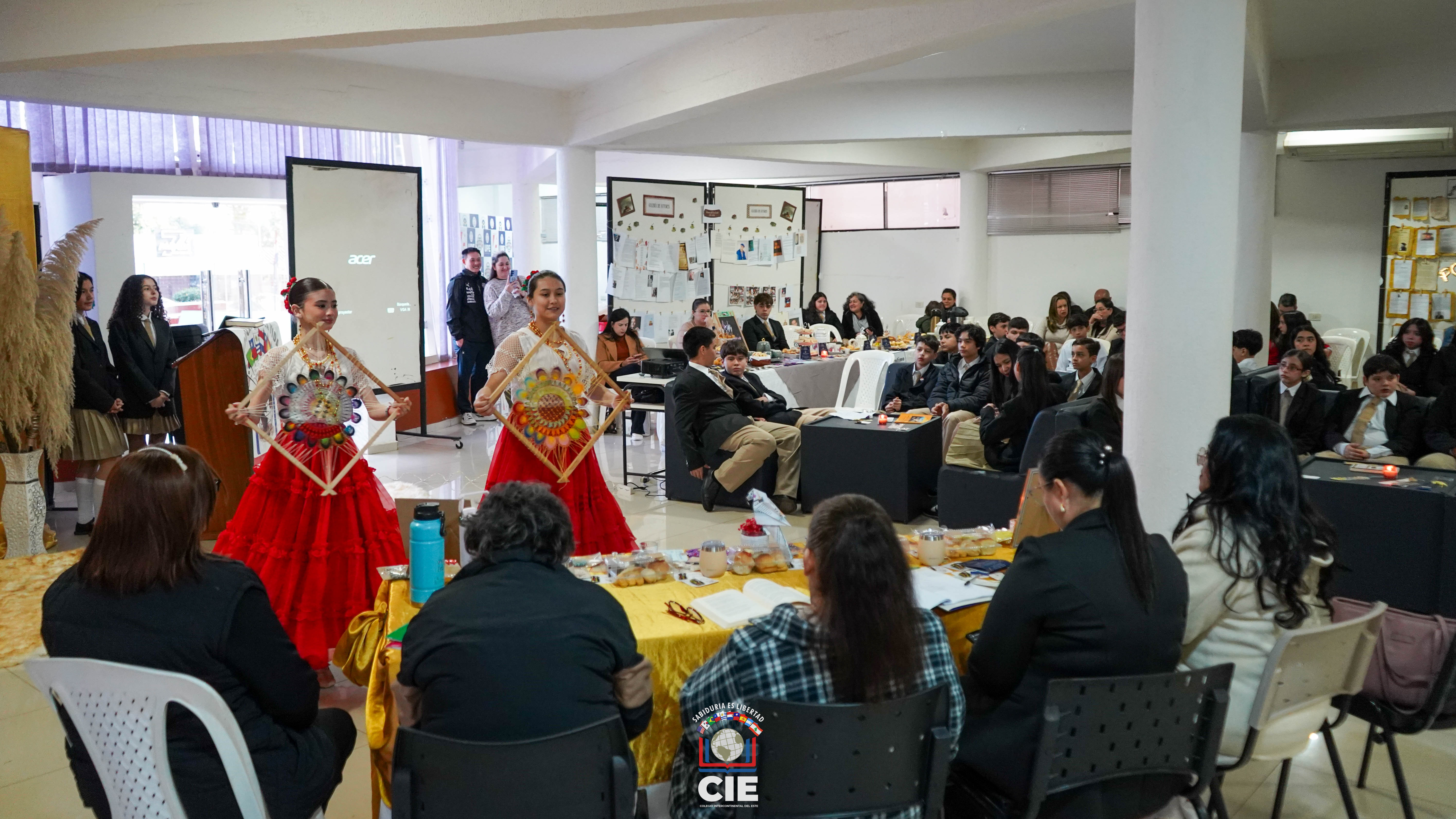 CAFÉ LITERARIO ÑE'ẼRY: ESTUDIANTES DEL TERCER CICLO PARTICIPARON DE UNA JORNADA DE LECTURA Y DECLAMACIÓN POÉTICA