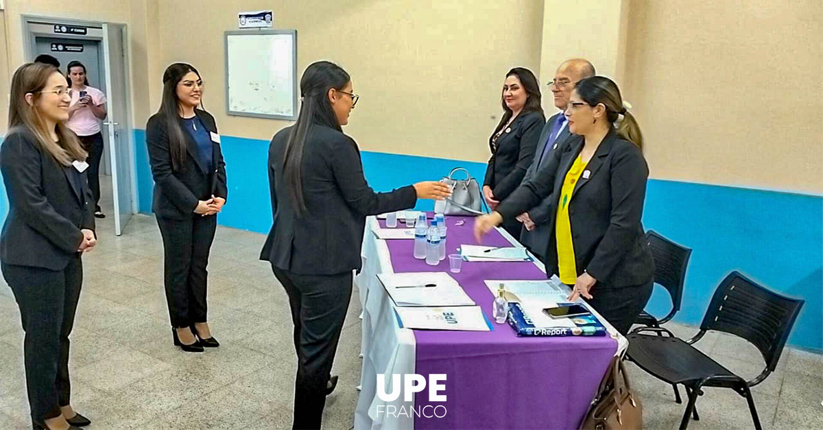 Nuevos Profesionales en Ciencias Contables UPE: Defensas Exitosas