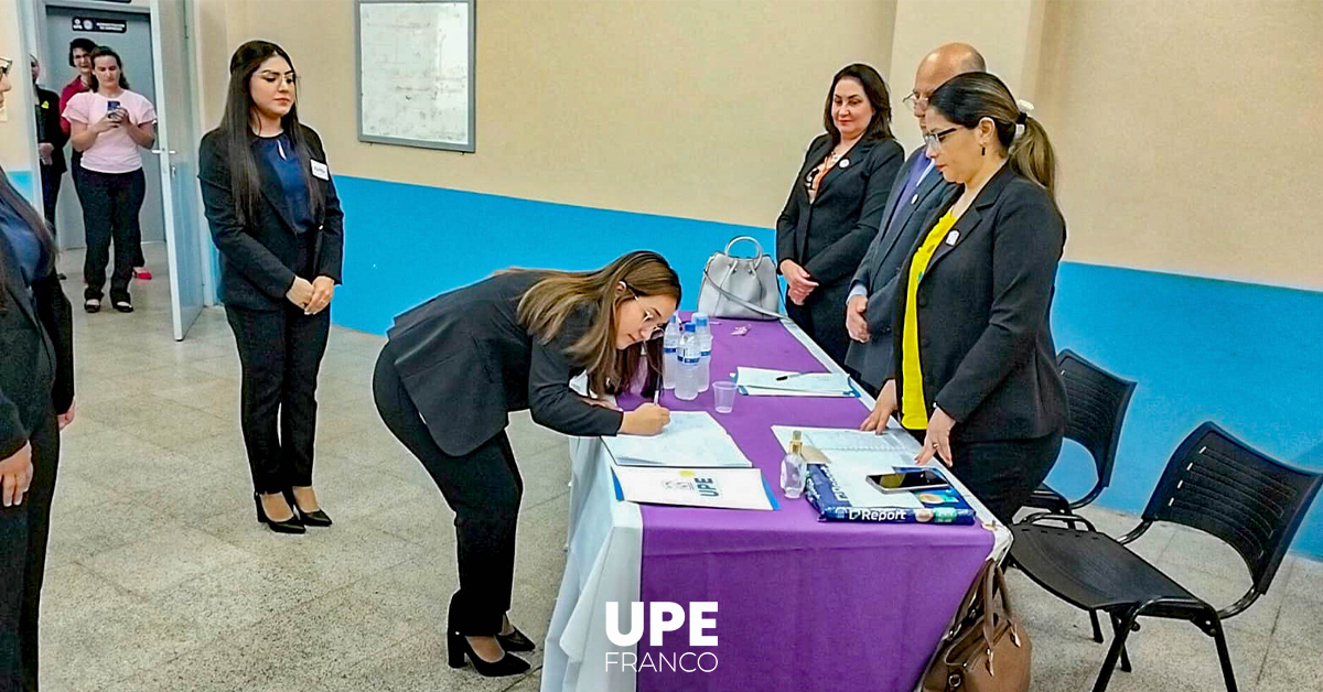 Nuevos Profesionales en Ciencias Contables UPE: Defensas Exitosas