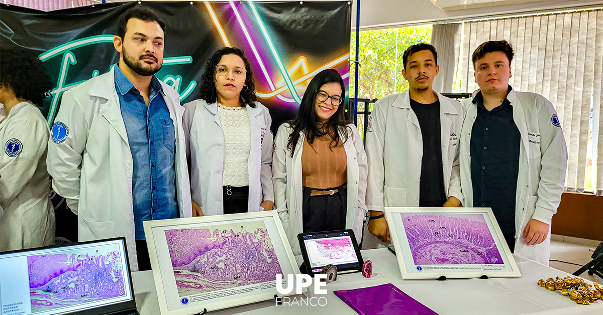 Primera Exposición Fotográfica de Láminas Histológicas: Innovación y Aprendizaje en Medicina