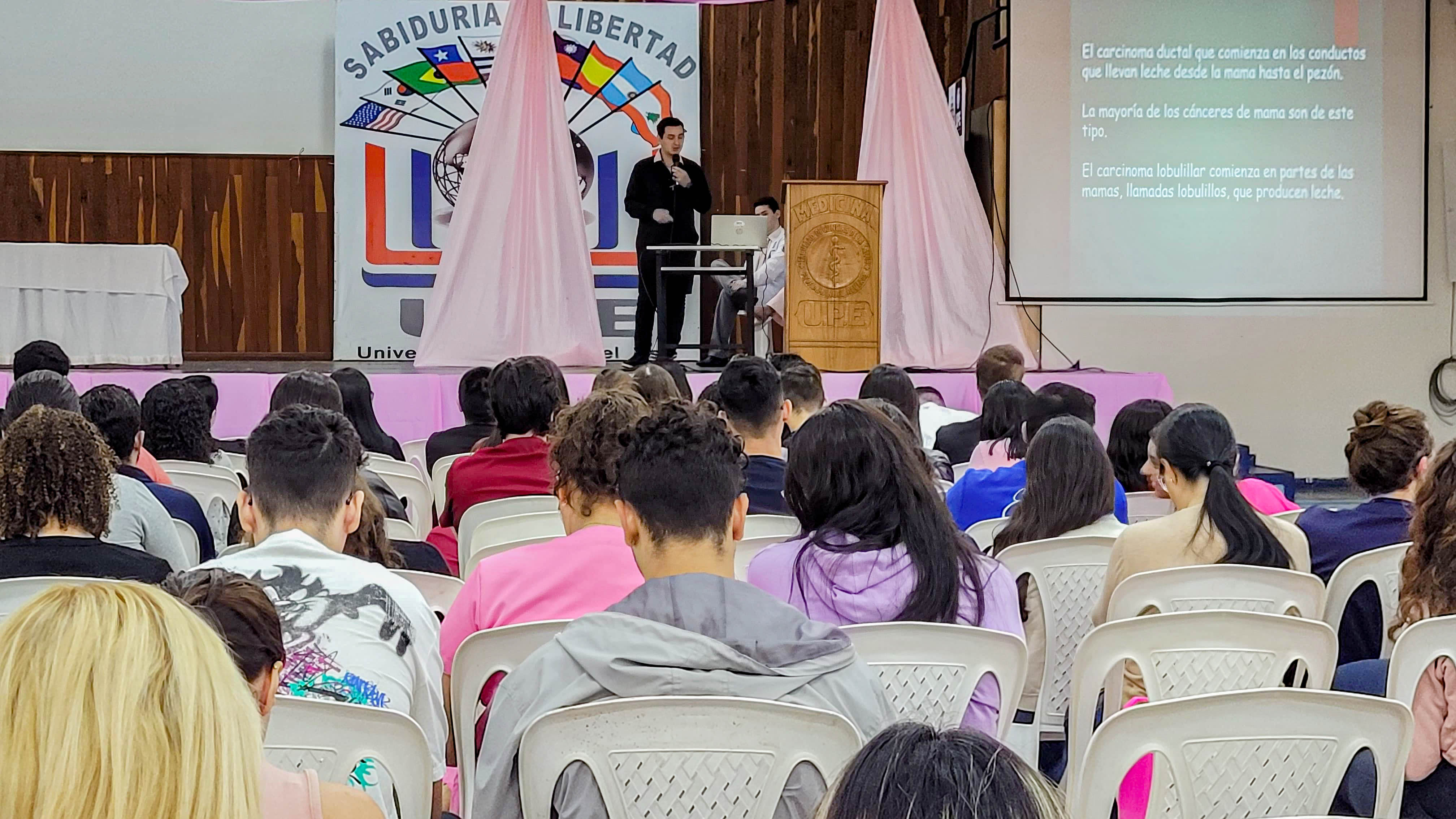 Octubre Verdaderamente Rosa: Charla Informativa para estudiantes de Medicina