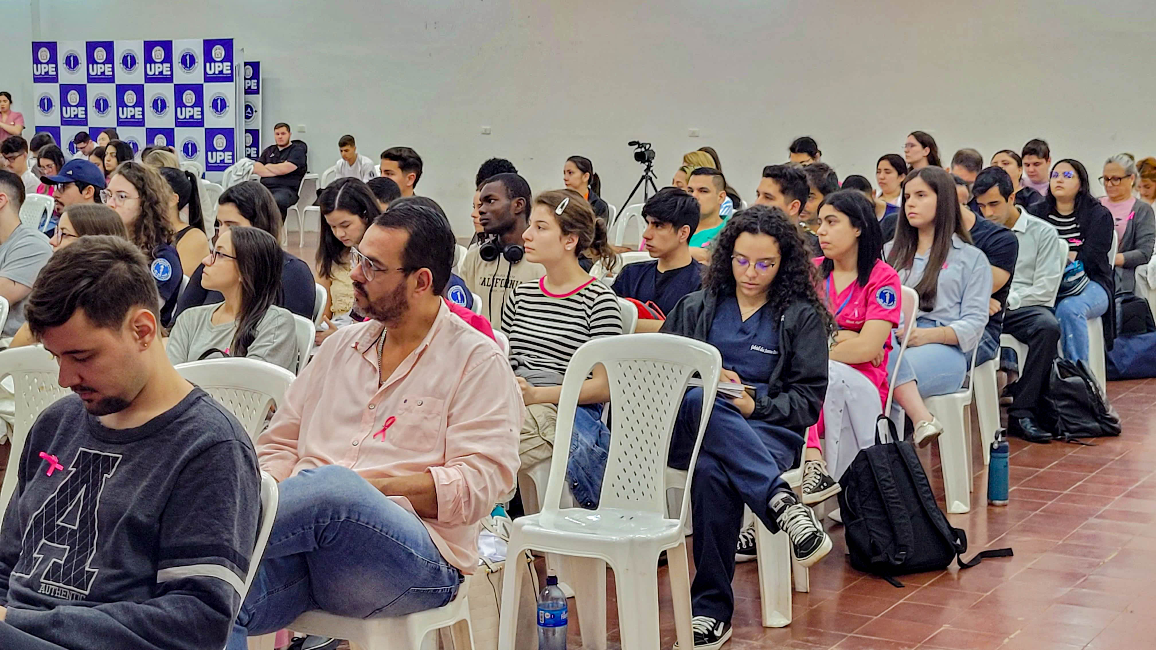 Octubre Verdaderamente Rosa: Charla Informativa para estudiantes de Medicina