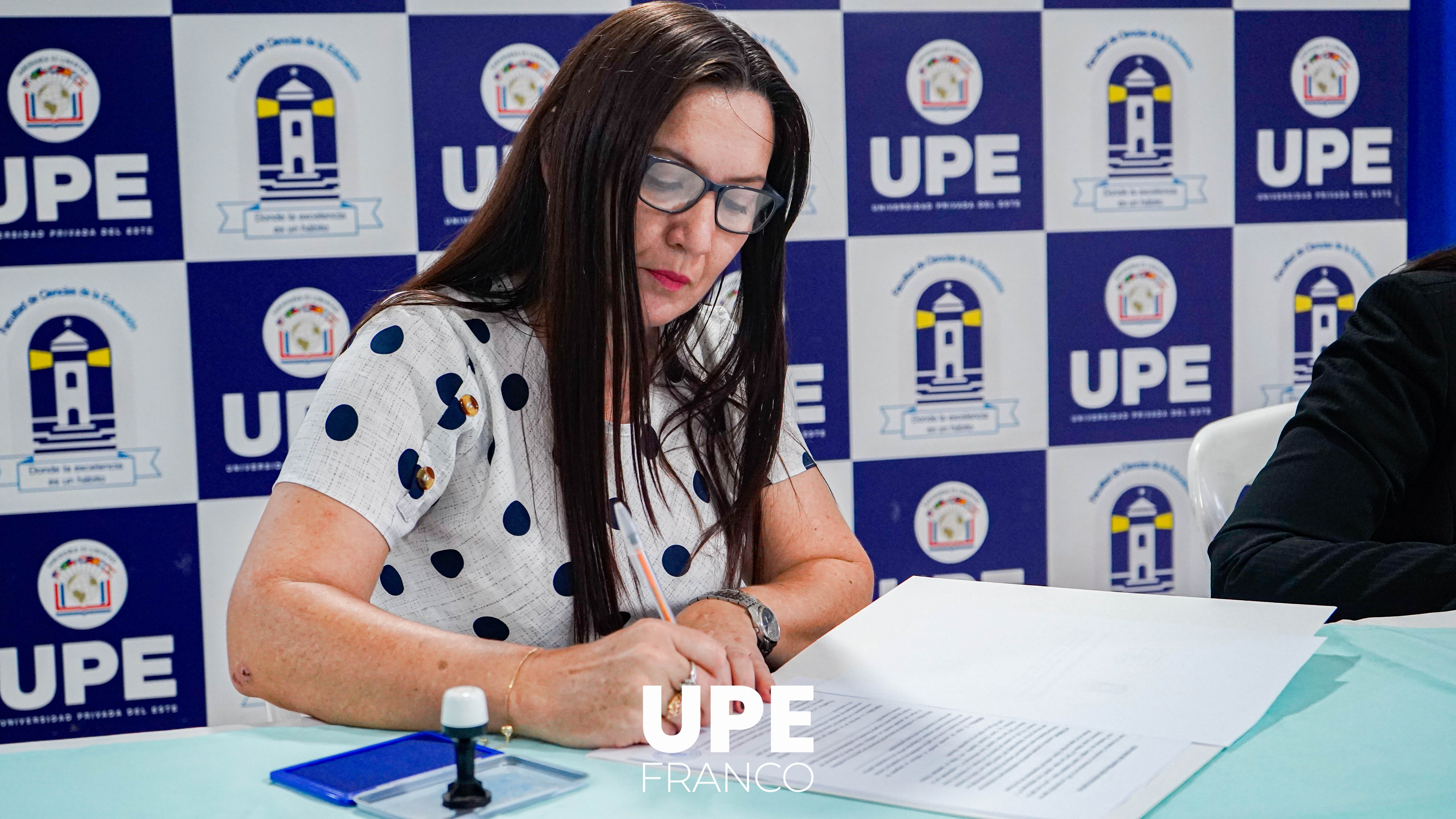 Facultad de Ciencias de la Educación de la UPE Establece Convenio con Escuela San Pedro Apóstol