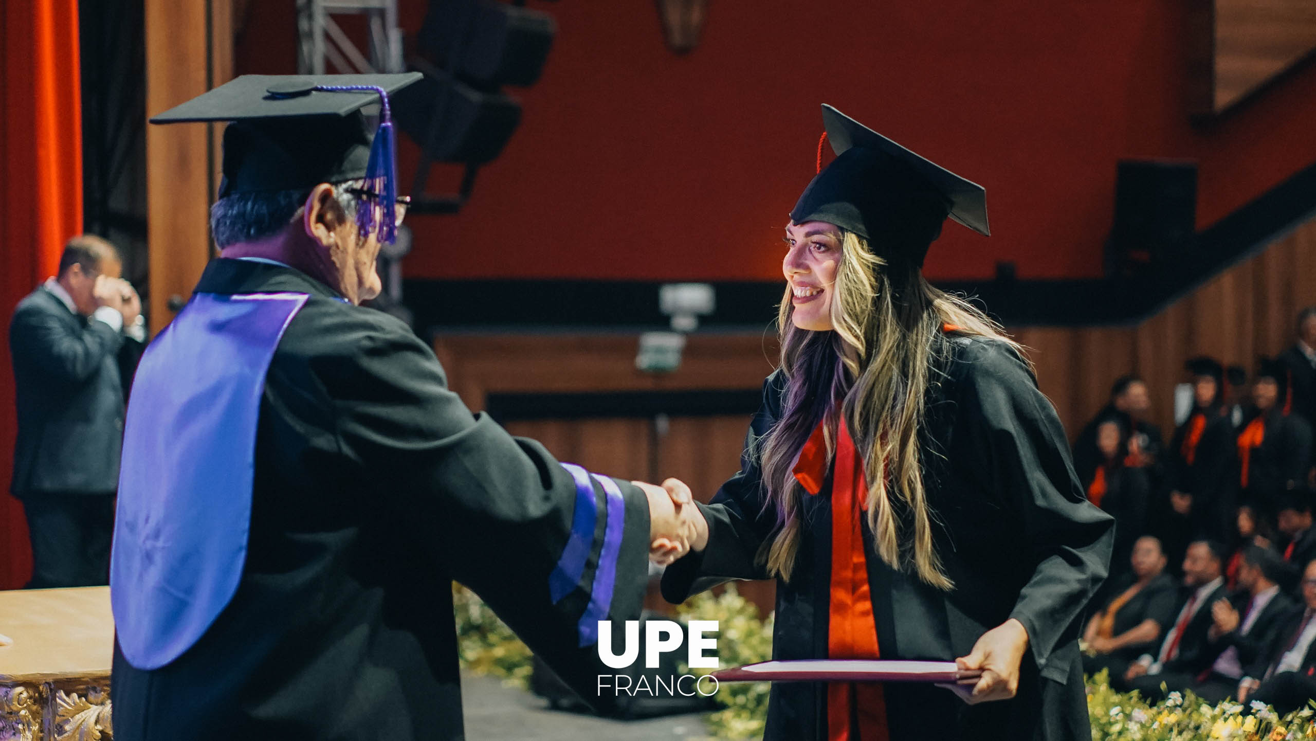 Ceremonia de Graduación UPE Franco 2024: Nueva Generación de Profesionales