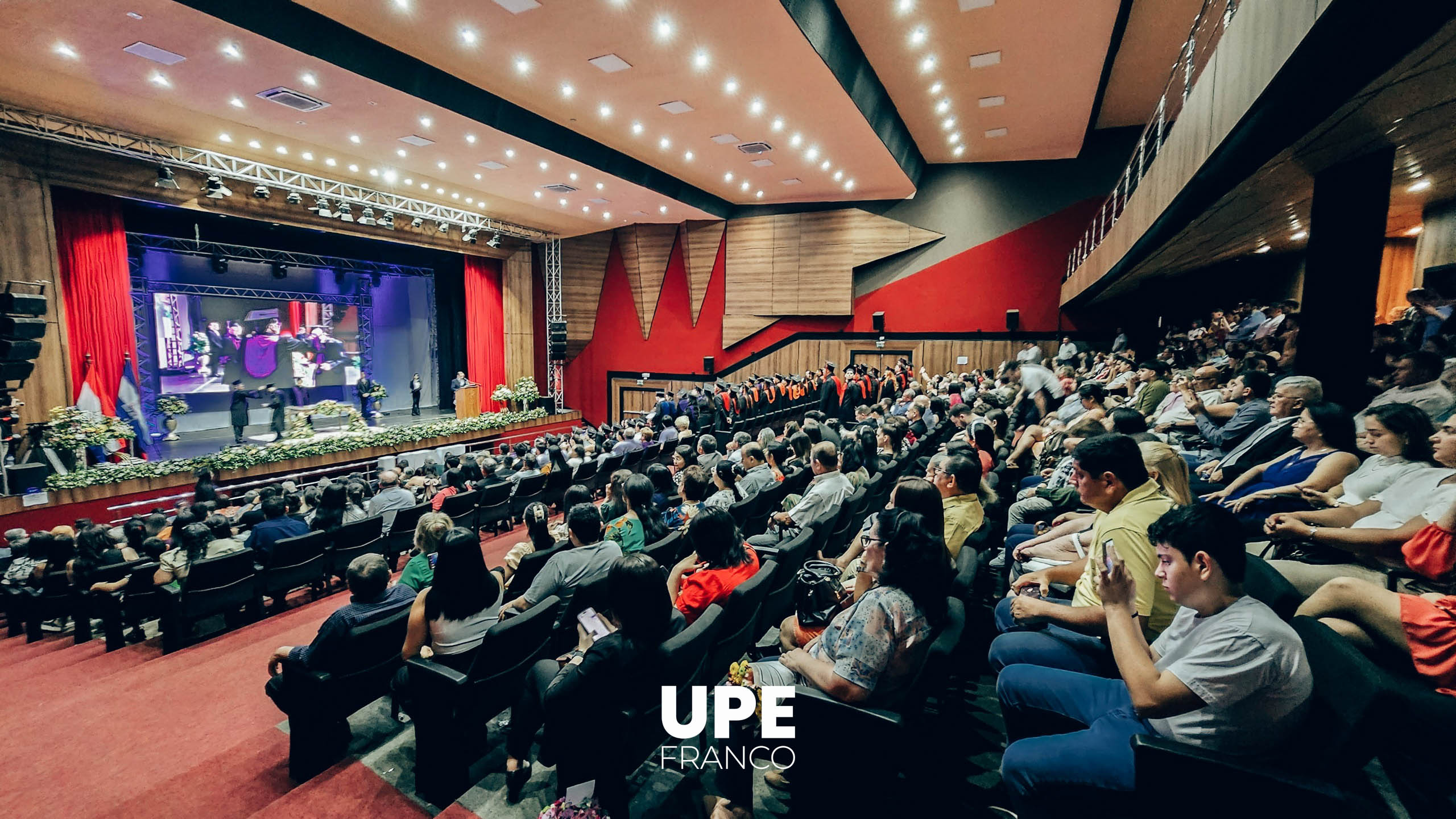 Ceremonia de Graduación UPE Franco 2024: Nueva Generación de Profesionales