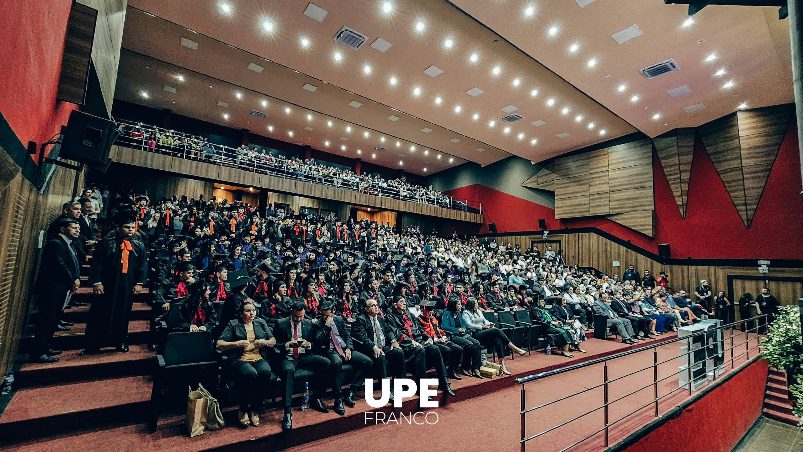 Ceremonia de Graduación UPE Franco 2024: Nueva Generación de Profesionales