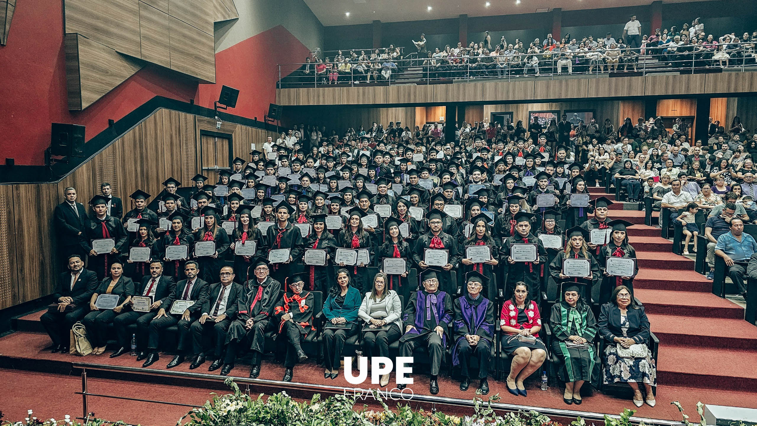 Ceremonia de Graduación UPE Franco 2024: Nueva Generación de Profesionales