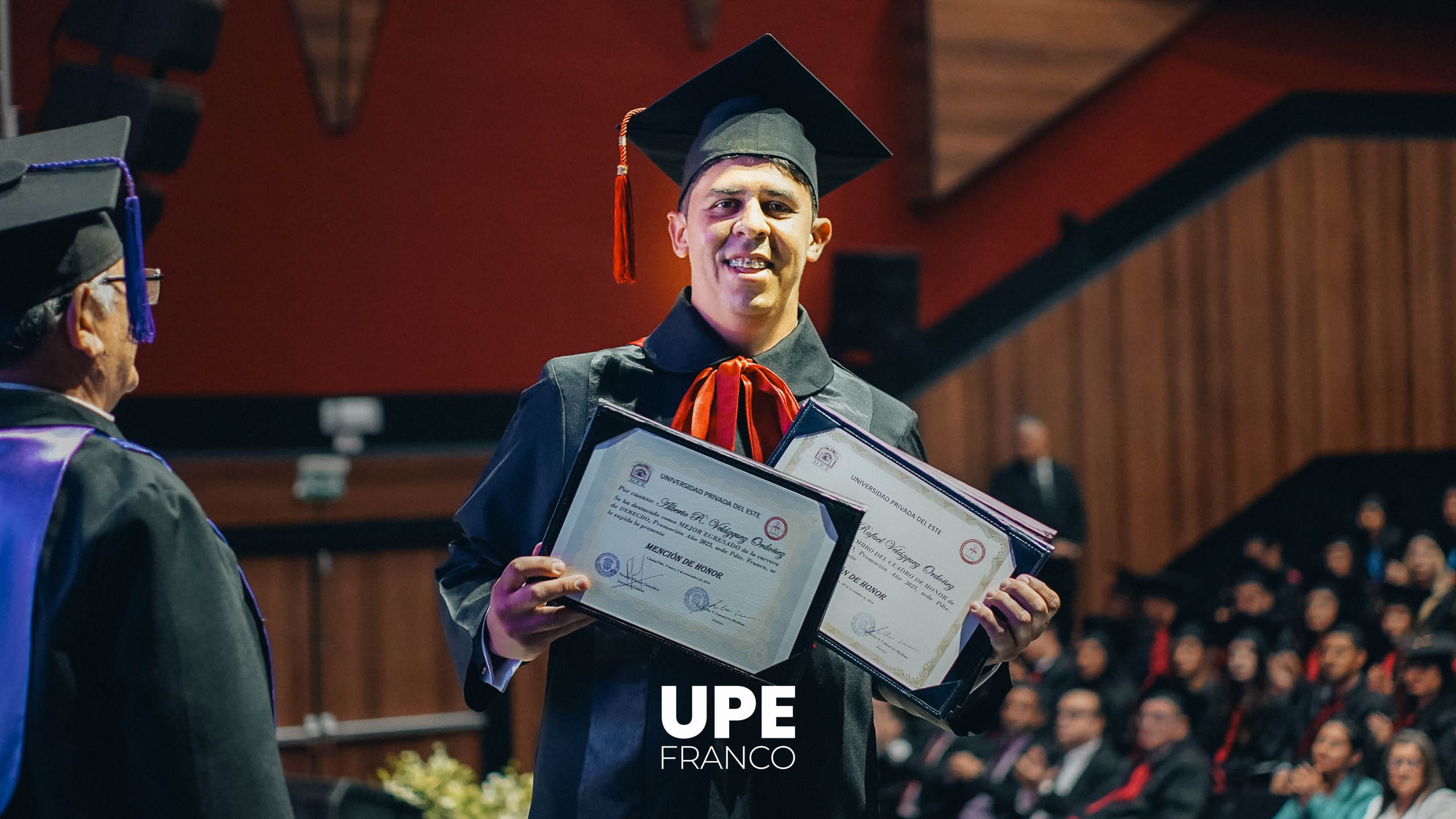 Ceremonia de Graduación UPE Franco 2024: Nueva Generación de Profesionales