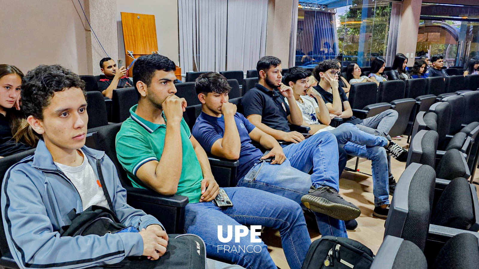 Estudiantes de Administración Impulsan Taller de Finanzas para Emprendedores