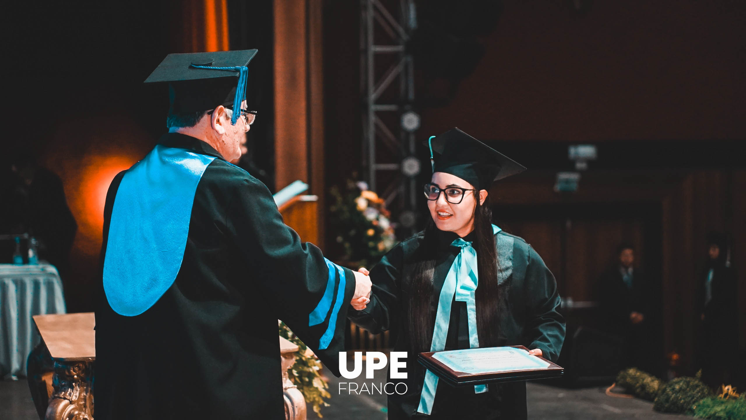 Acto de Graduación UPE 2024: Celebrando el Éxito Académico