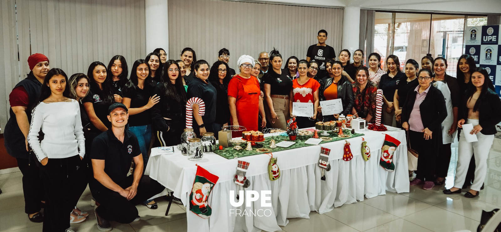 Taller Navideño Culinario en la UPE Franco