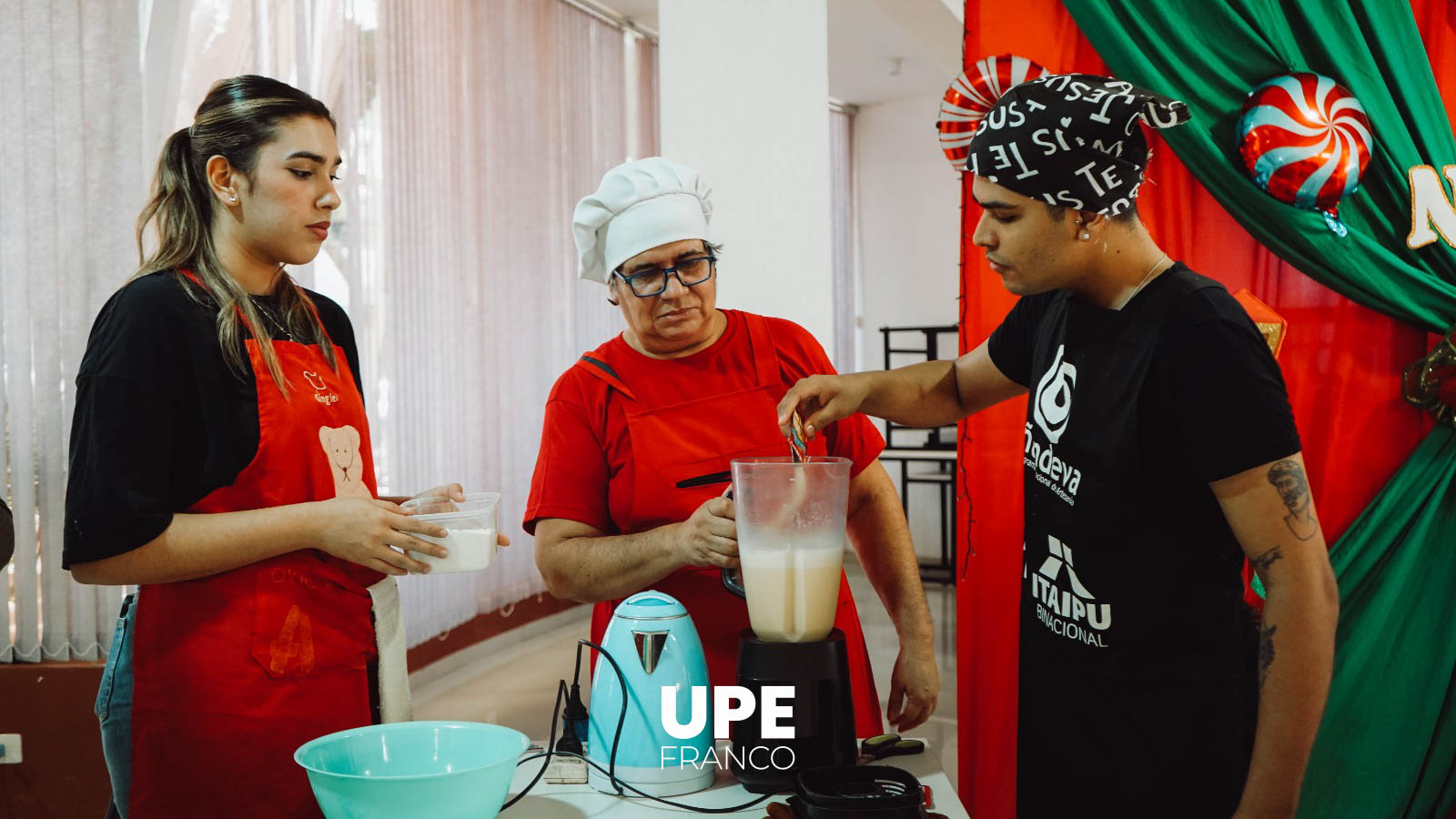 Taller Navideño Culinario en la UPE Franco