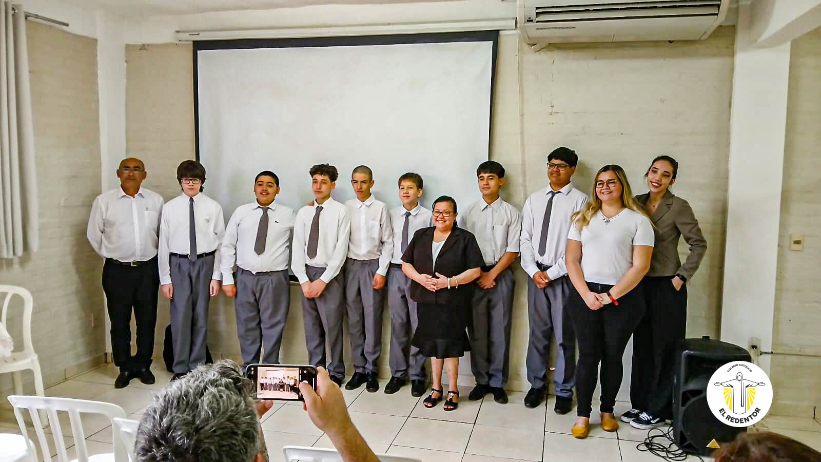 Alumnos del Colegio El Redentor destacan en la presentación de su proyecto de Robótica