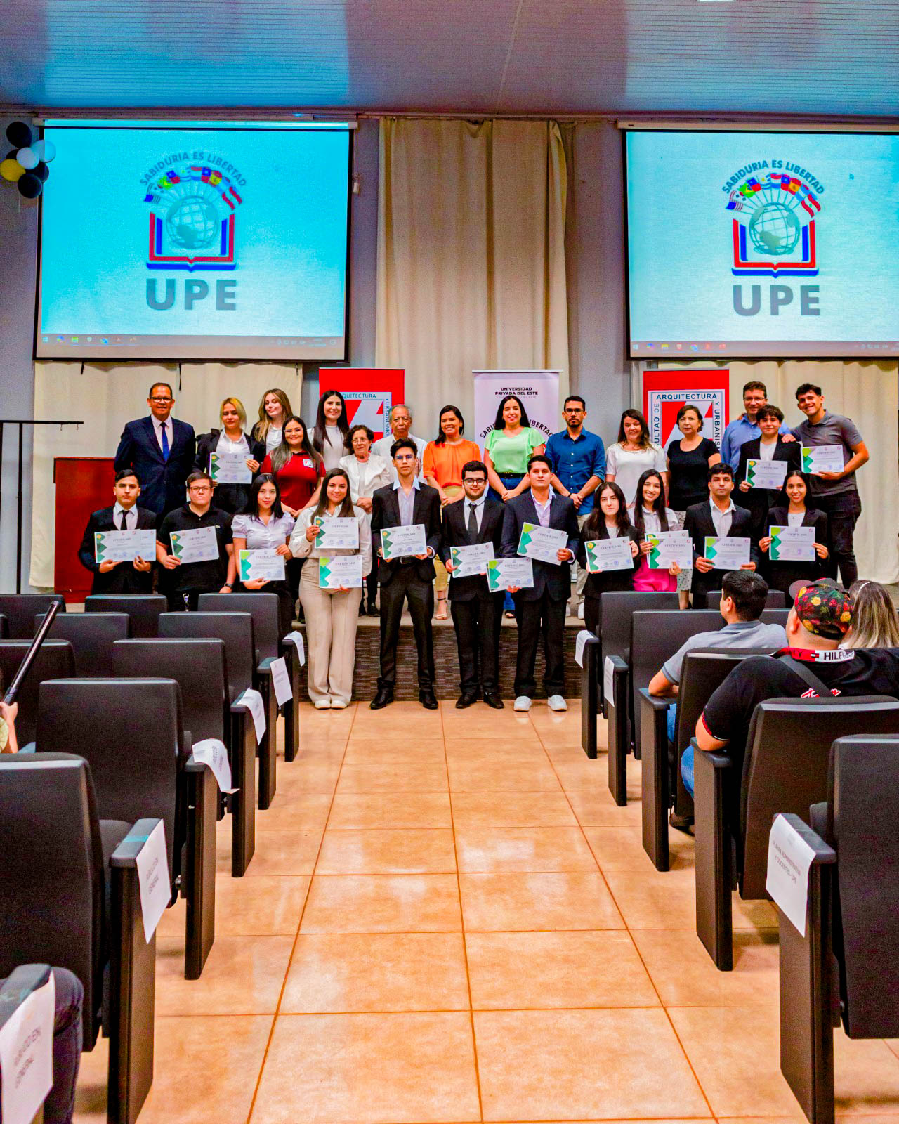 Arquitectura UPE presentaron proyecto de innovación de dos parques de CDE