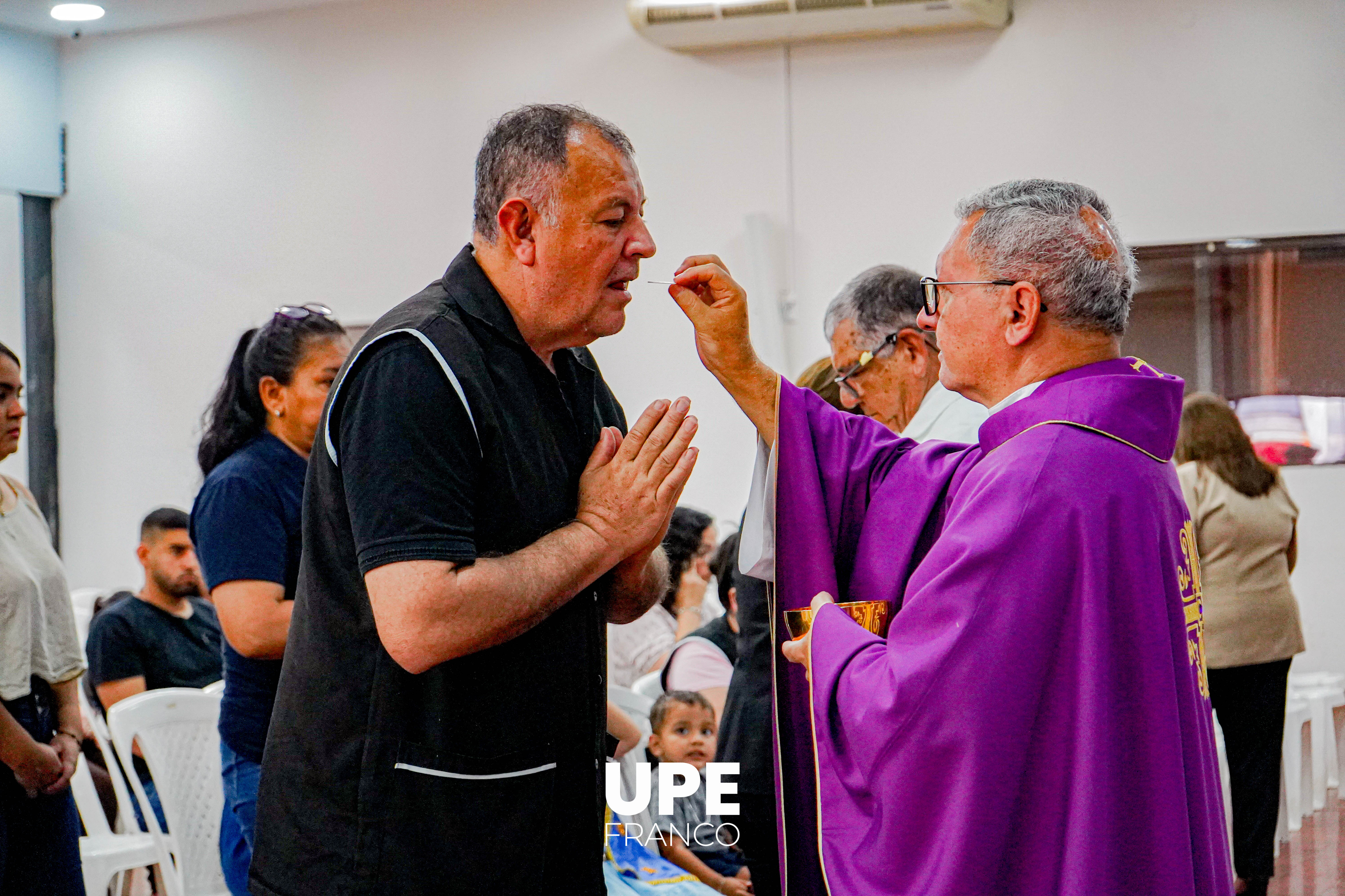 UPE Celebra la Fe: Misa Cantada en Honor a la Virgen de Caacupé