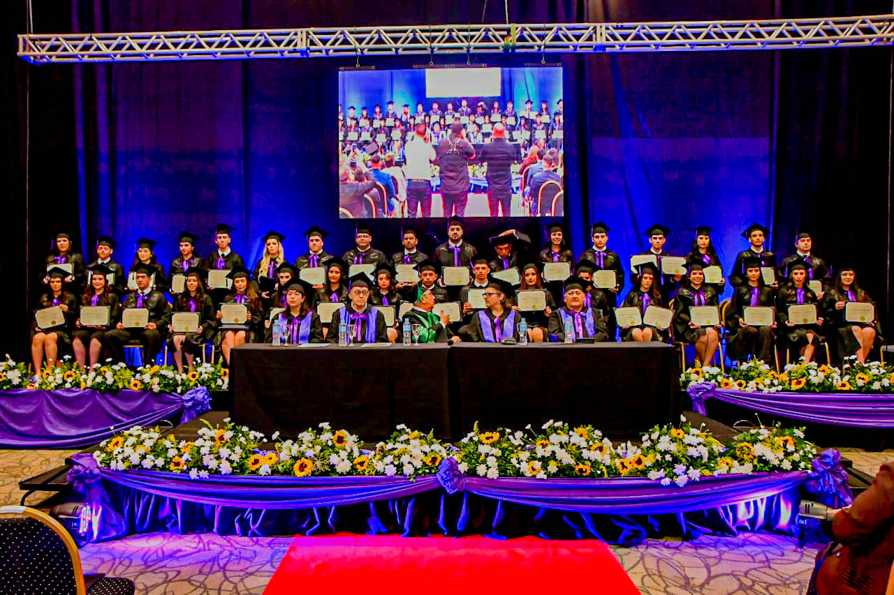 Ceremonia de Graduación 2024: UPE Filial Asunción