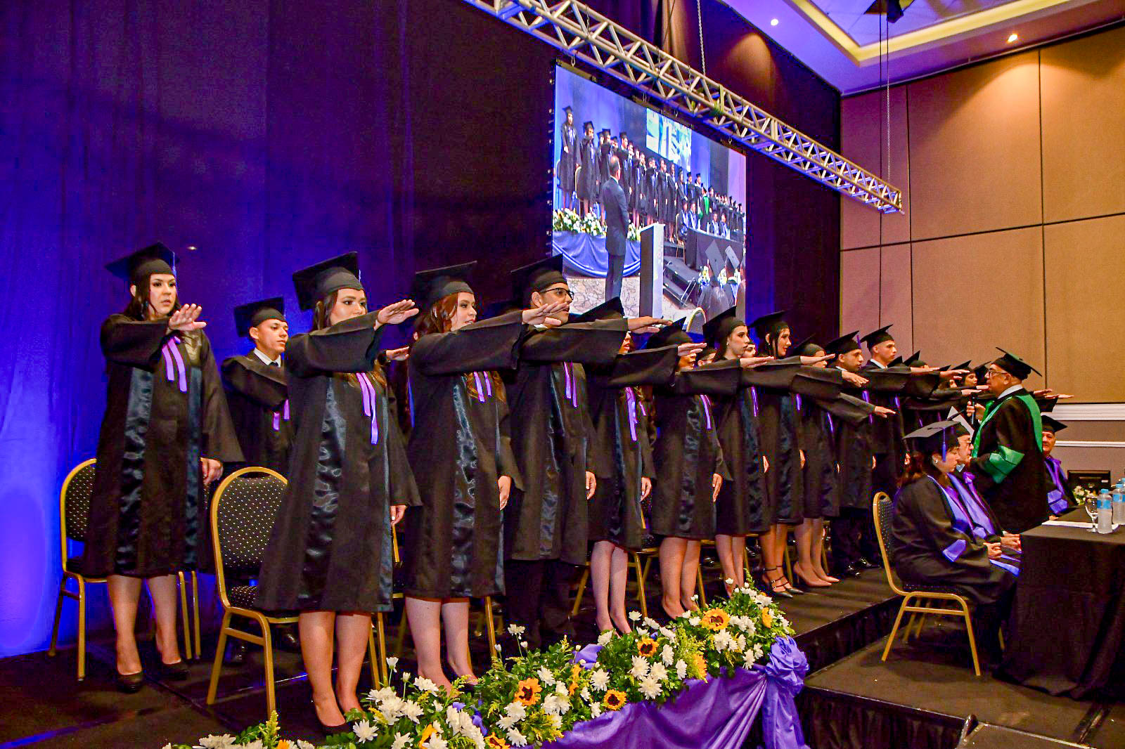 Ceremonia de Graduación 2024: UPE Filial Asunción