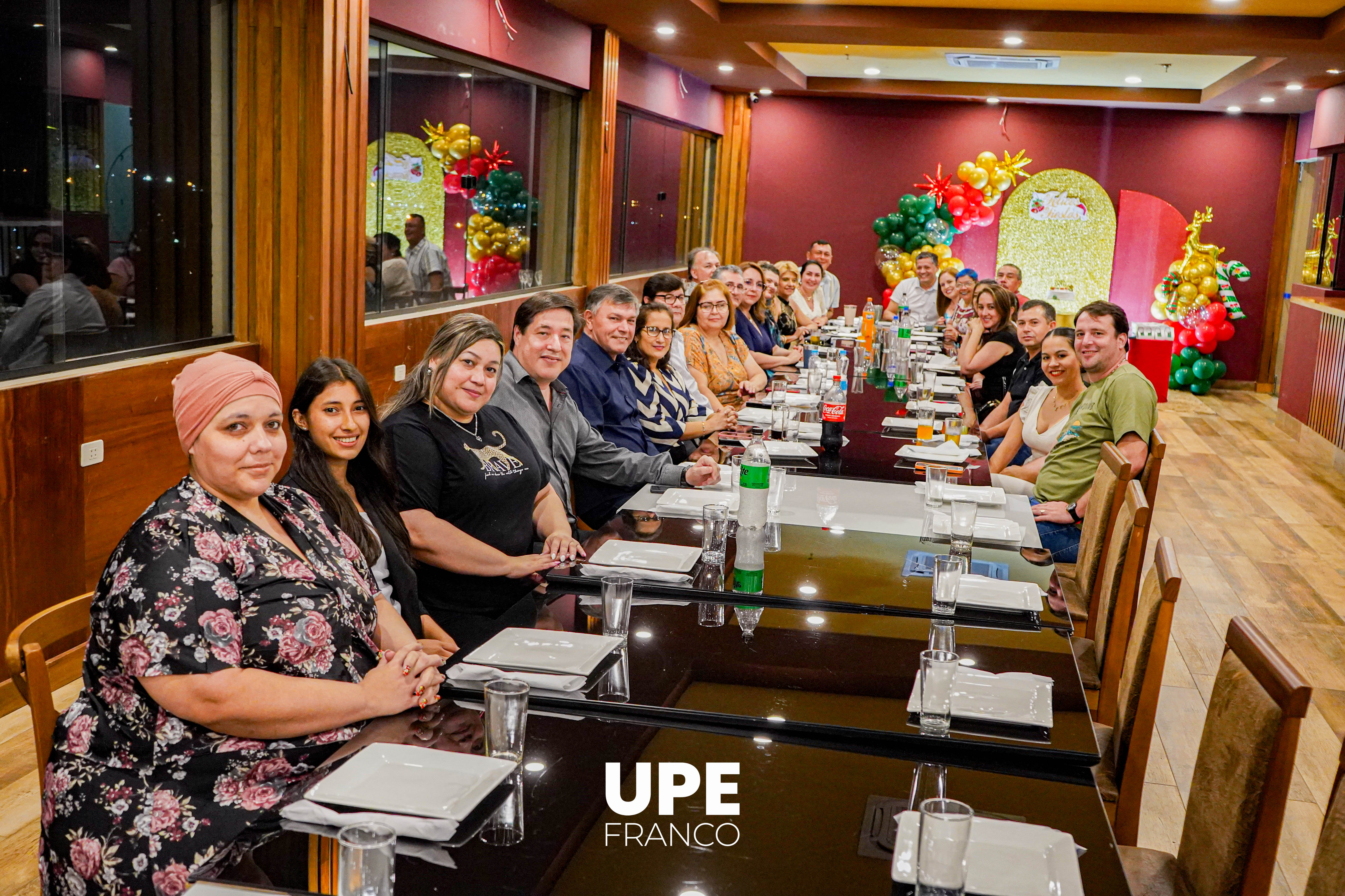 Cena de Fin de Año: Gratitud y Reconocimientos en la Facultad de Ciencias de la Educación