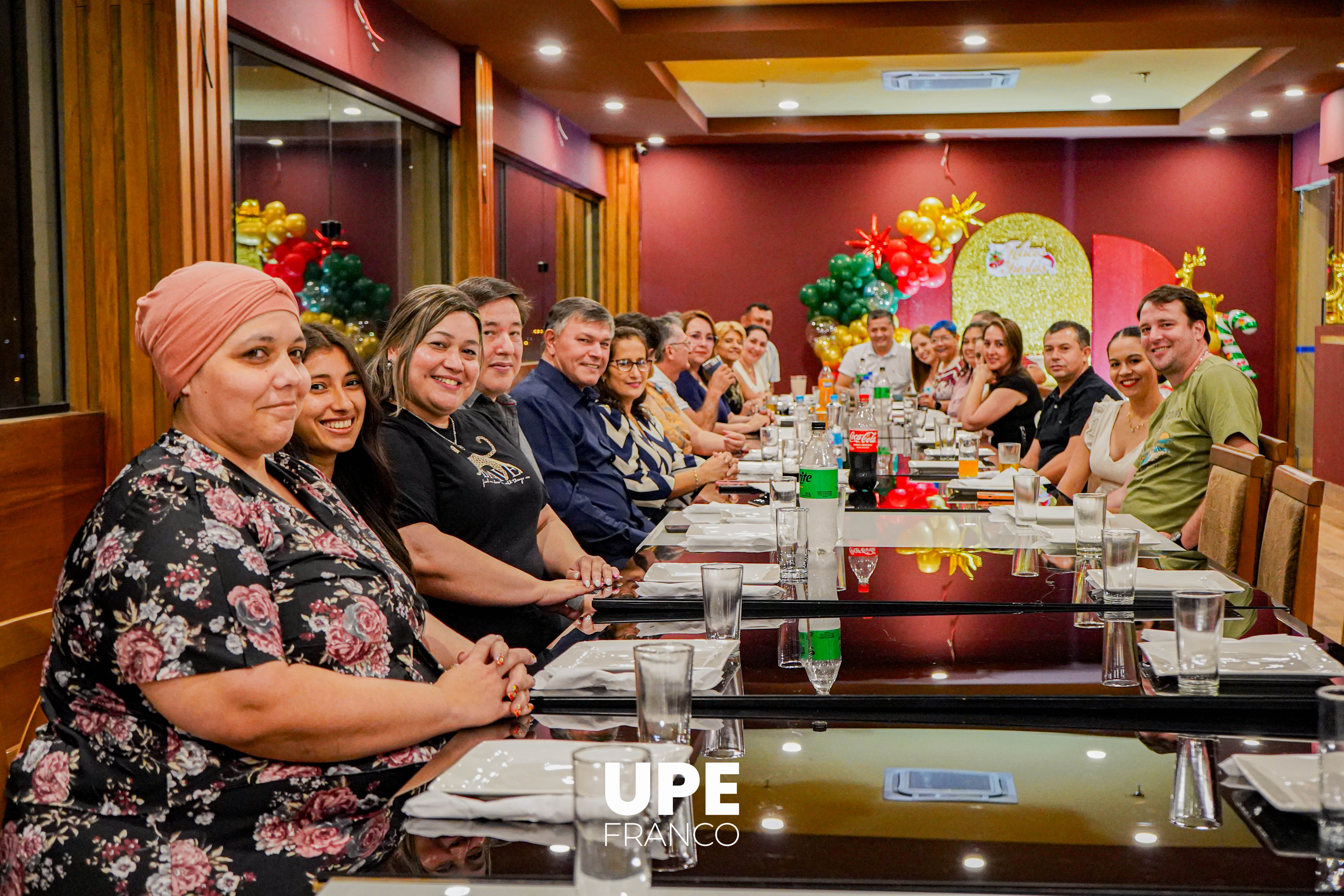 Cena de Fin de Año: Gratitud y Reconocimientos en la Facultad de Ciencias de la Educación