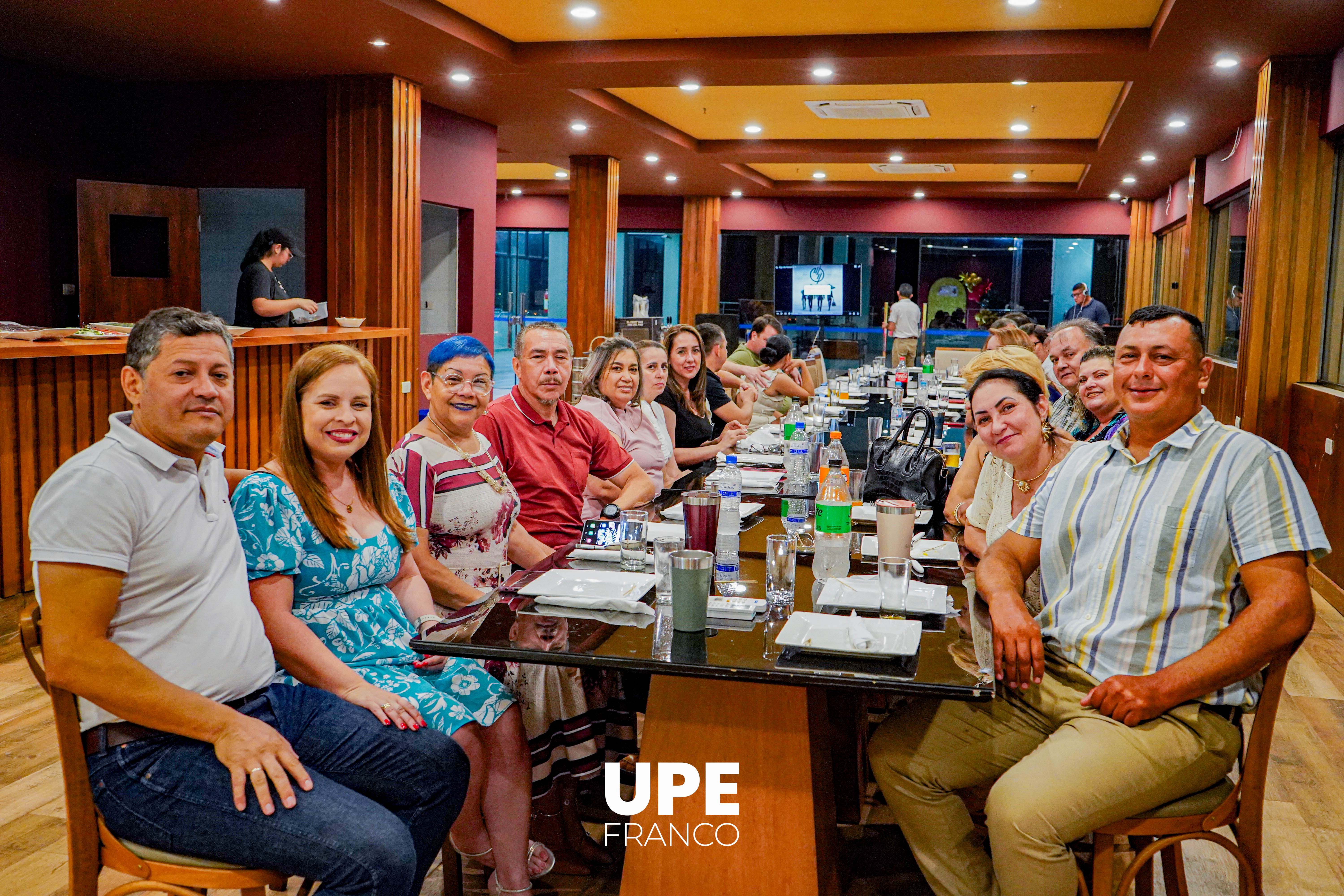 Cena de Fin de Año: Gratitud y Reconocimientos en la Facultad de Ciencias de la Educación