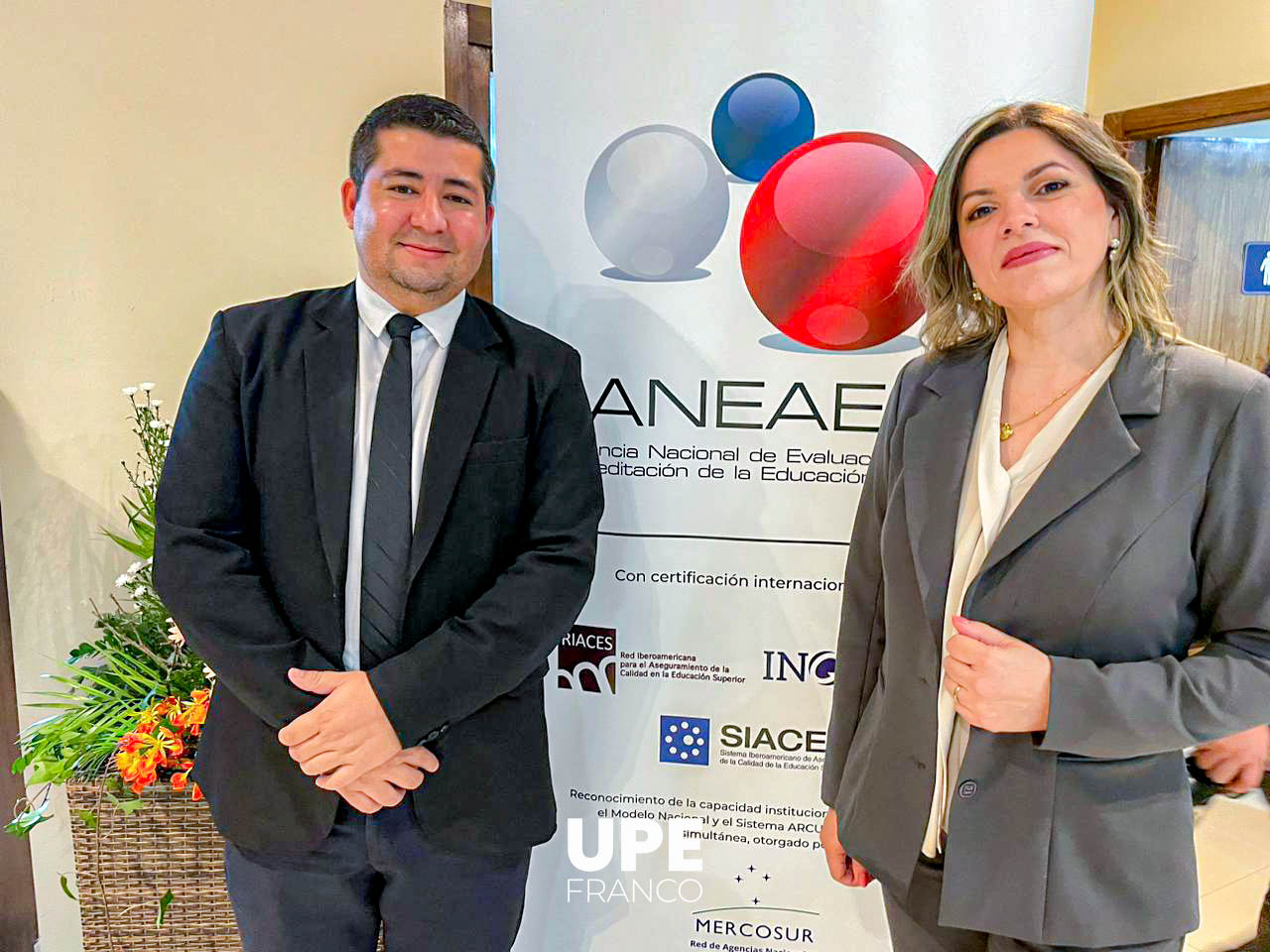 Acreditación por la ANEAES: Entrega de Certificado para Administración de Empresas y Ciencias Contables