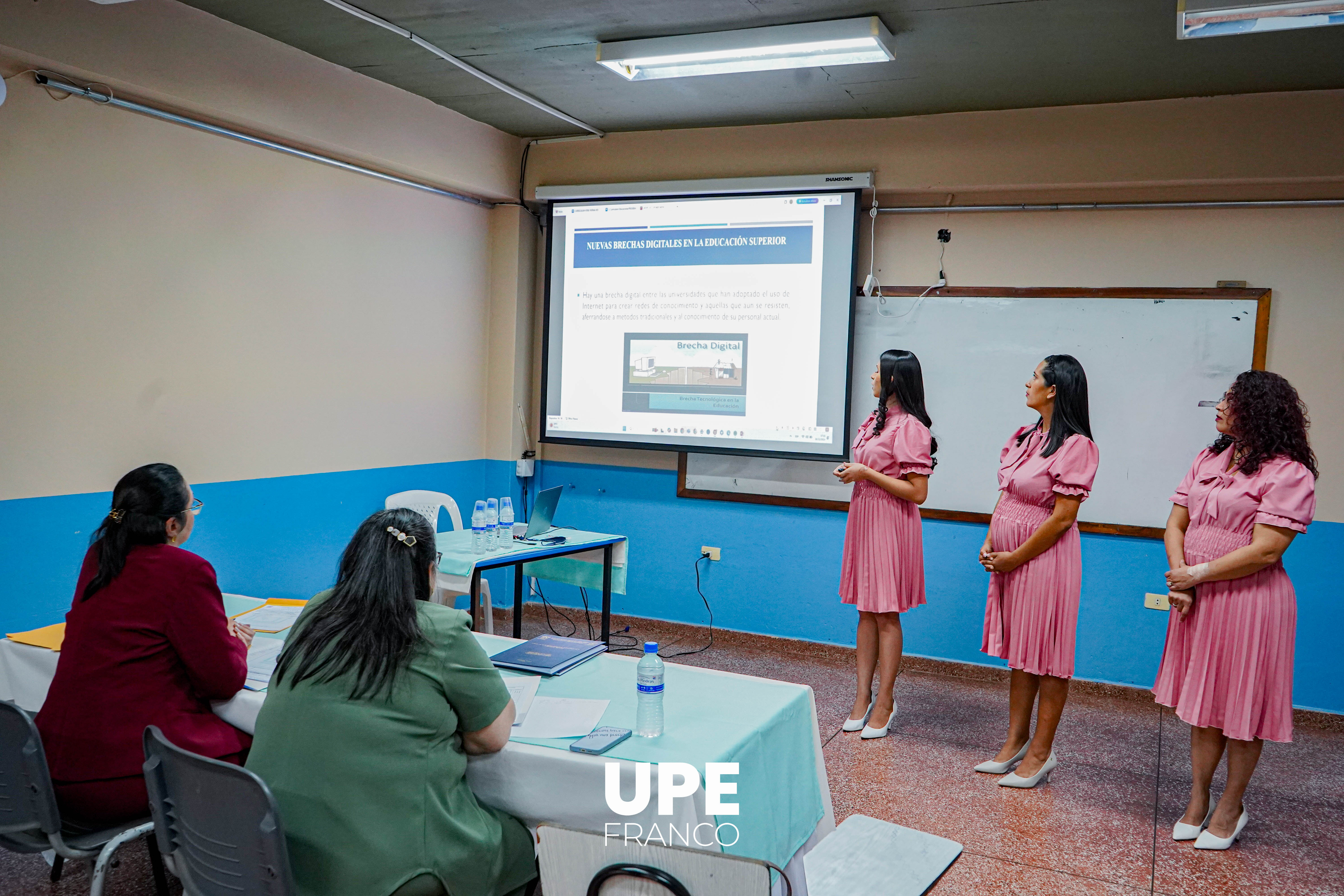 Culminación de Posgrado en Didáctica Universitaria: Formando Líderes del Futuro