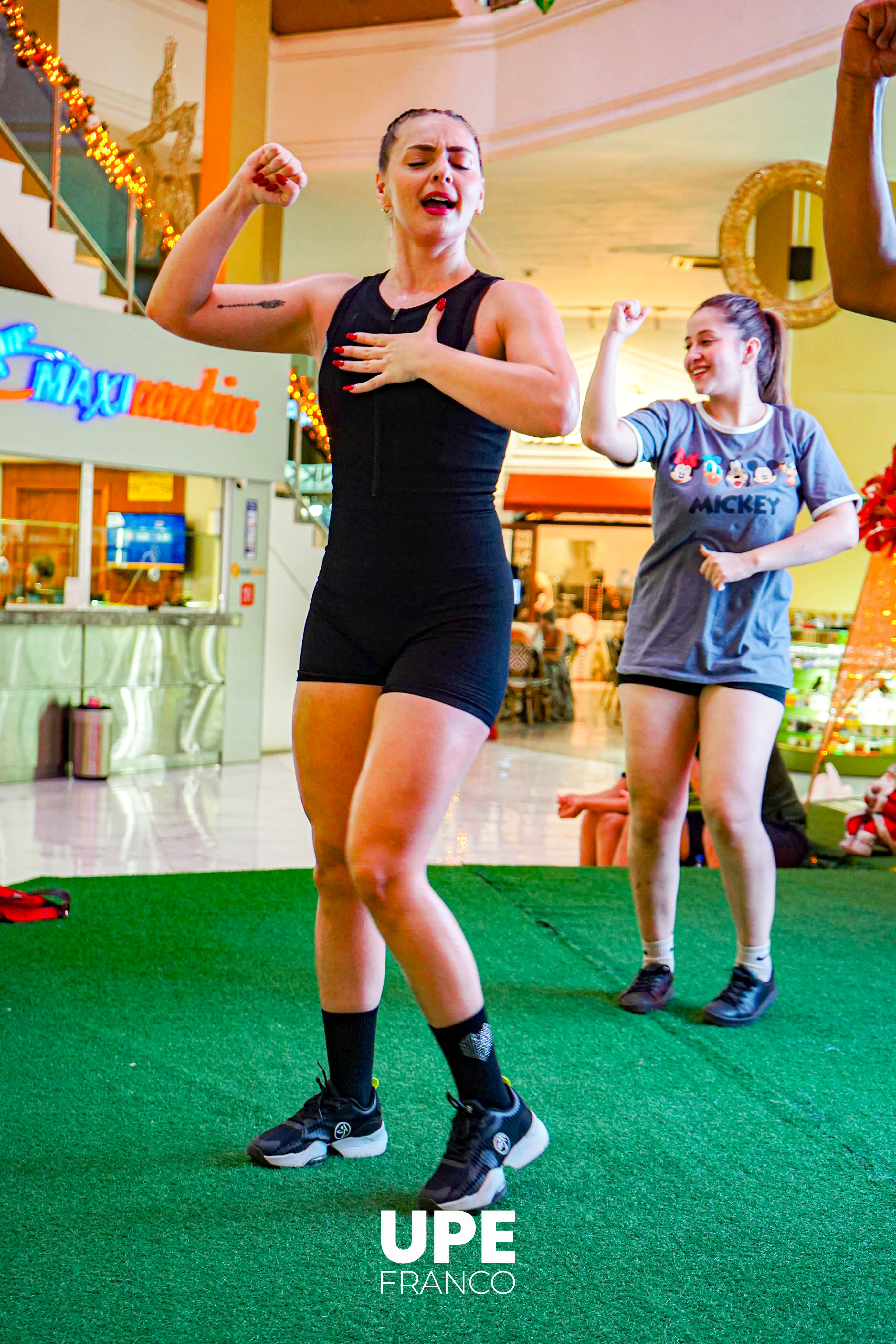 Movement Fitness UPE Franco: Zumba y Bienestar en el Shopping París