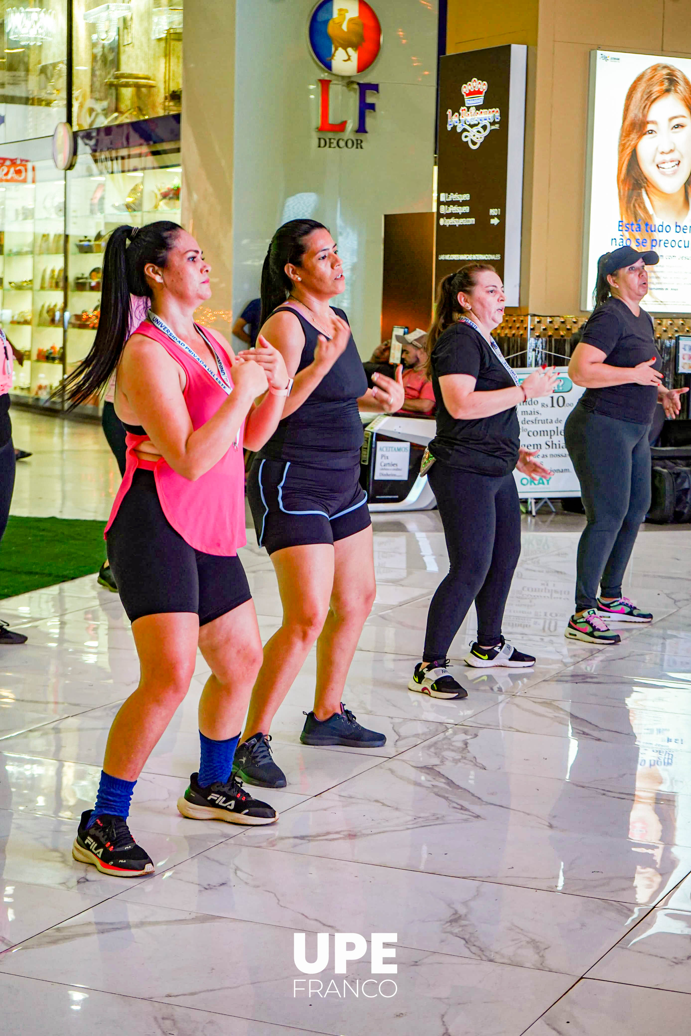 Movement Fitness UPE Franco: Zumba y Bienestar en el Shopping París