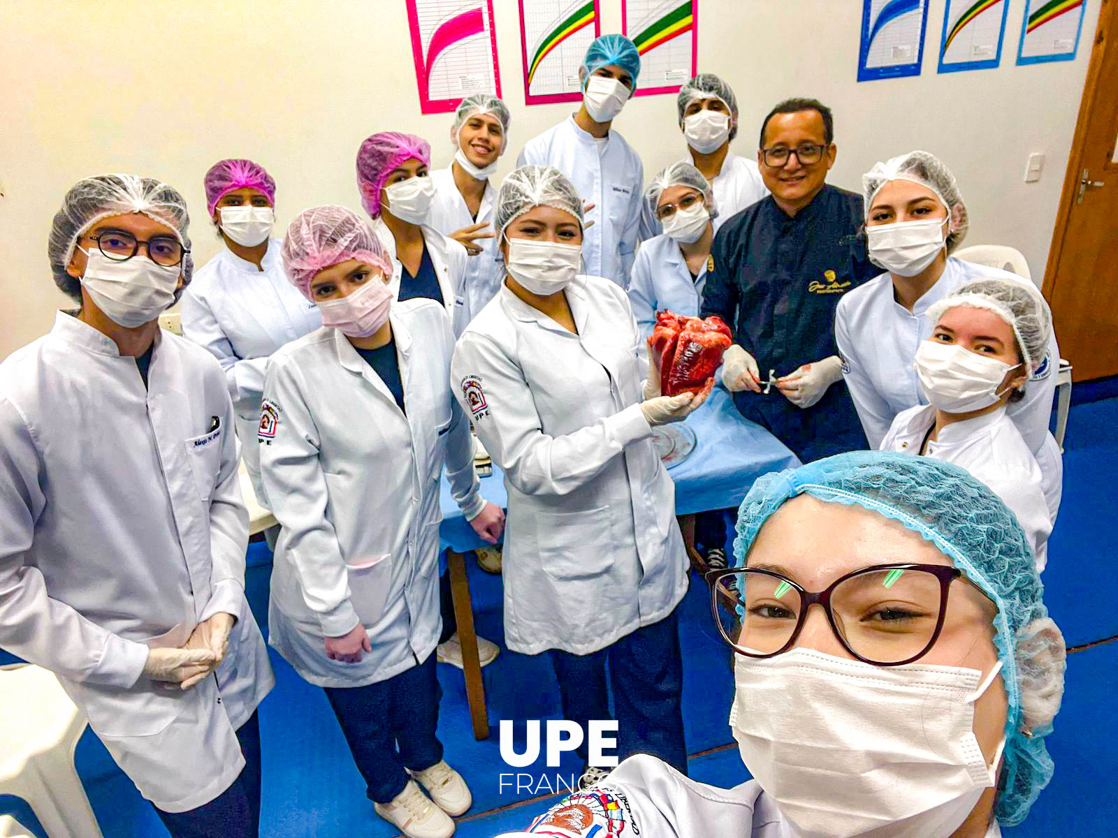 Estudiantes de Kinesiología y Fisioterapia desarrollan prácticas de fisiopatología: Aprendizaje en acción