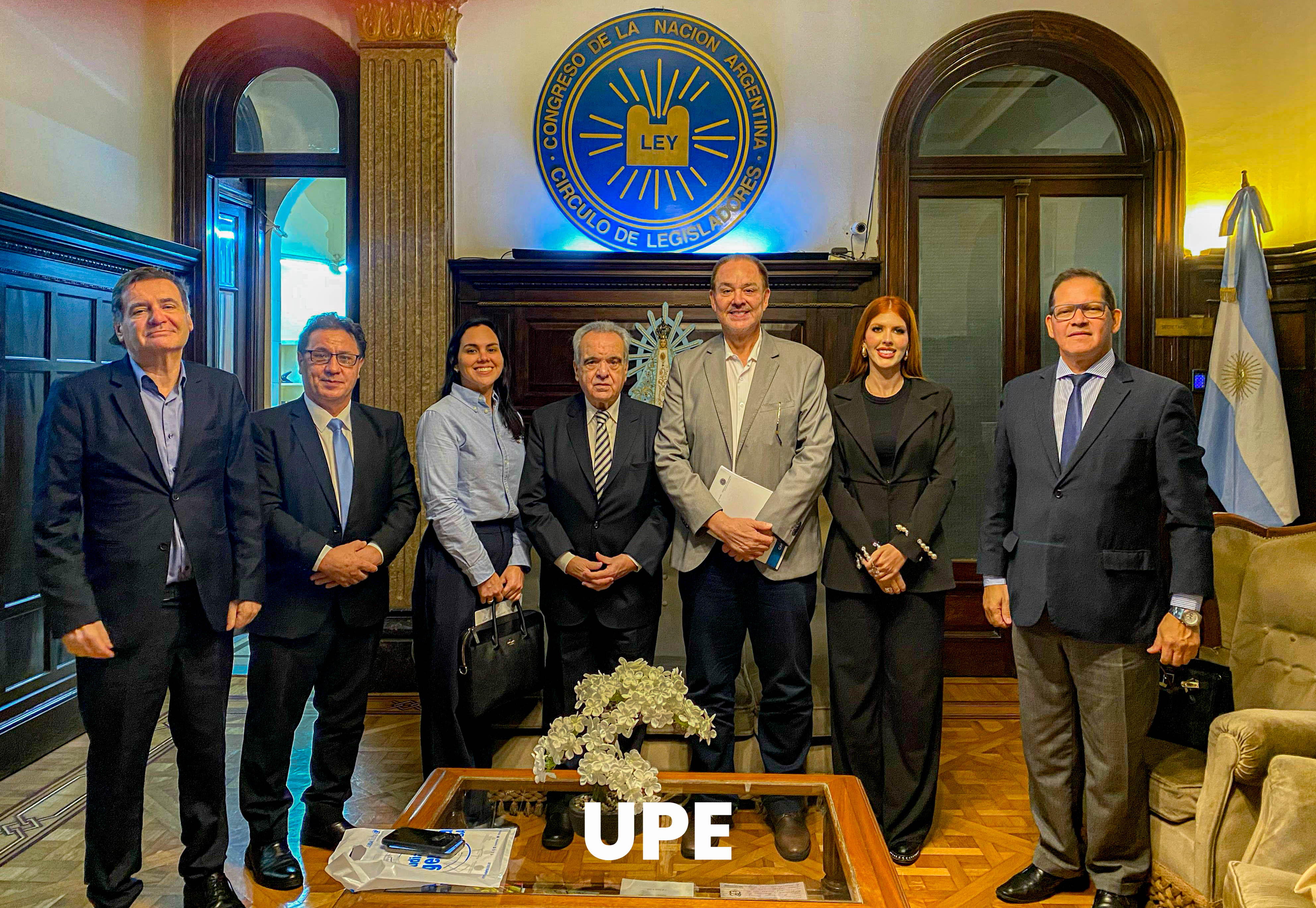 Rector de la UPE mantuvo reunión con autoridades del Círculo de Legisladores de la Nación Argentina