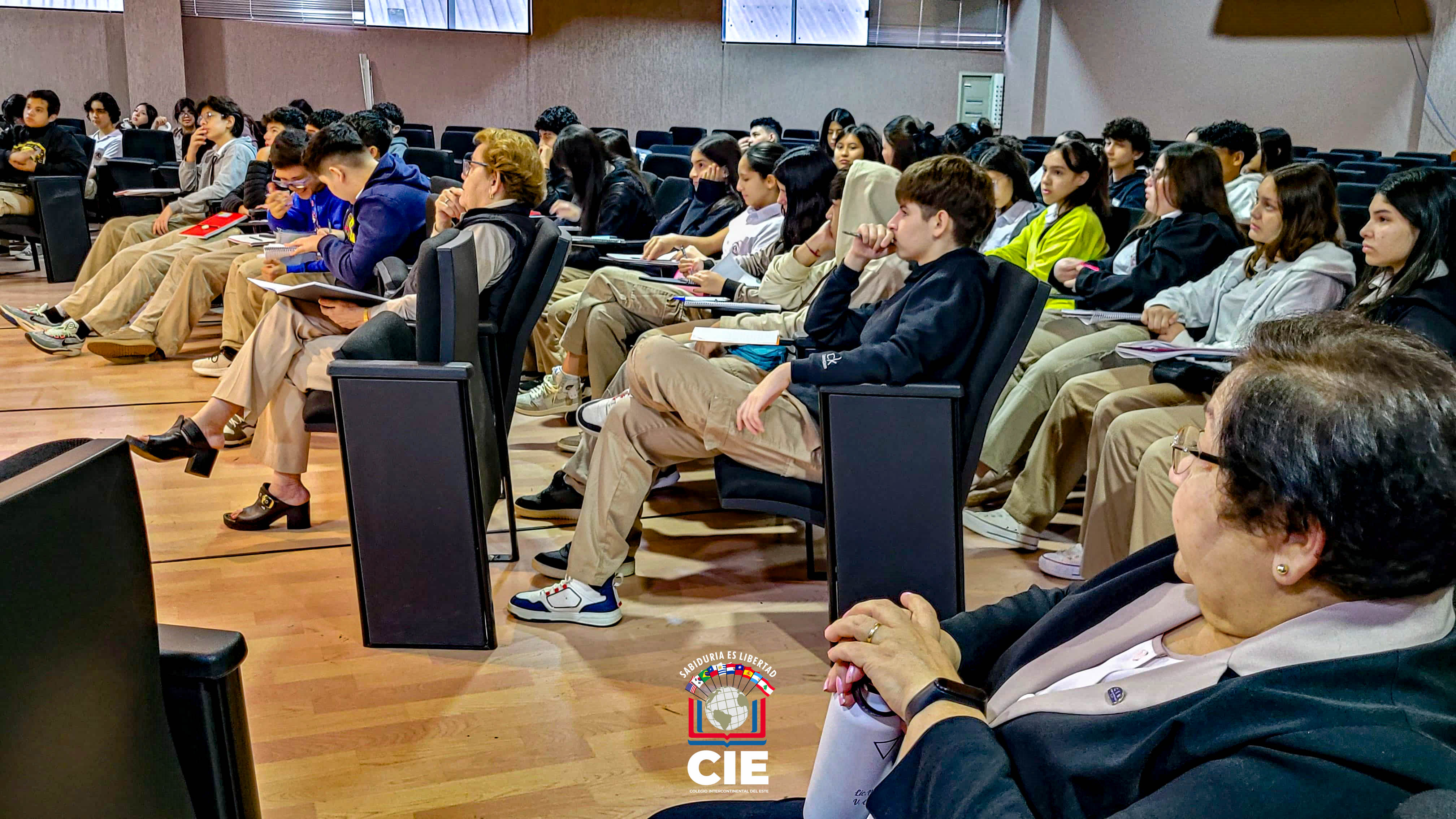 Producción de textos: Estudiantes del CIE participan de una charla informativa
