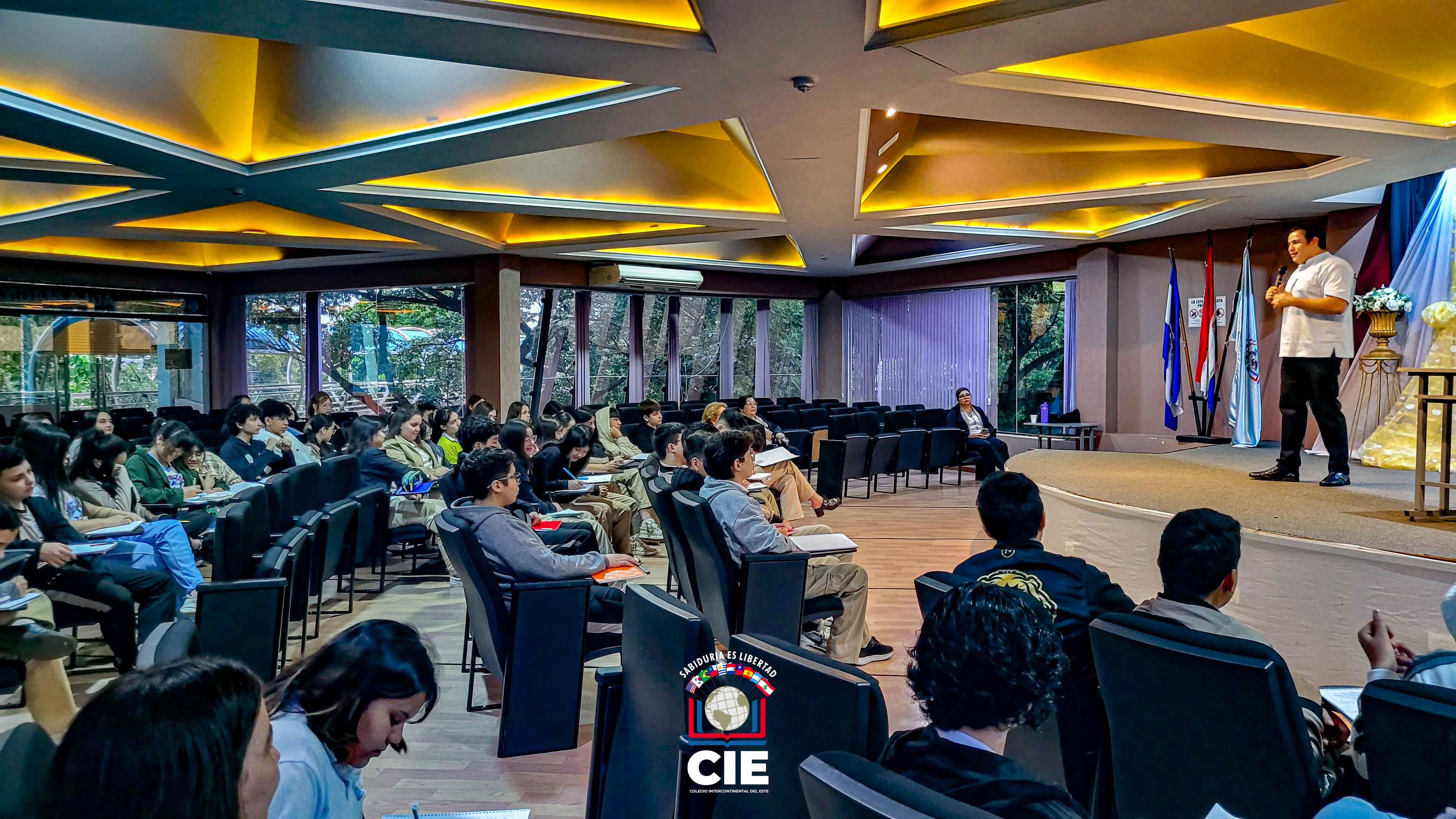 Producción de textos: Estudiantes del CIE participan de una charla informativa