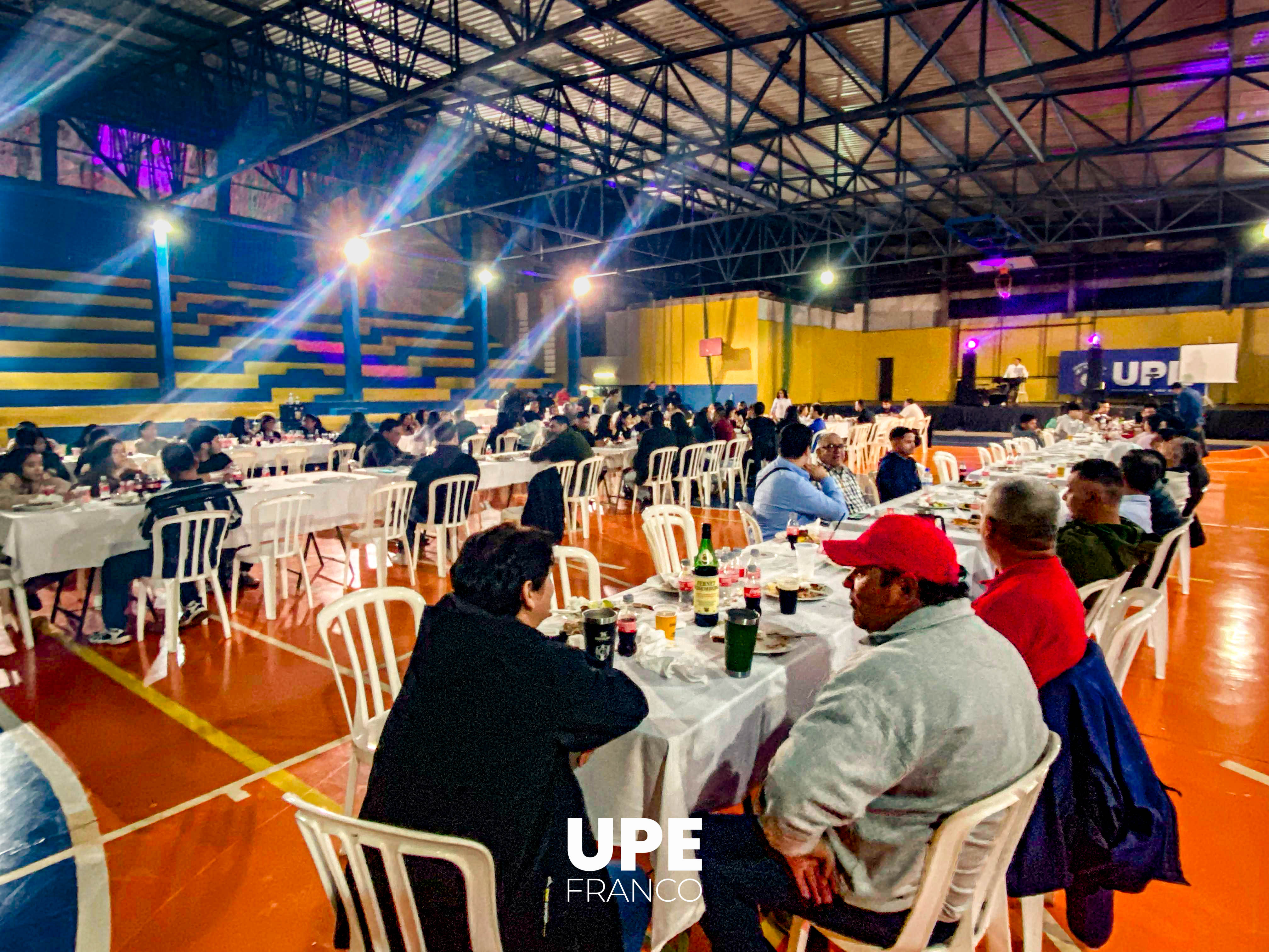 UPE Franco celebra el Día del Trabajador: Cena de confraternización