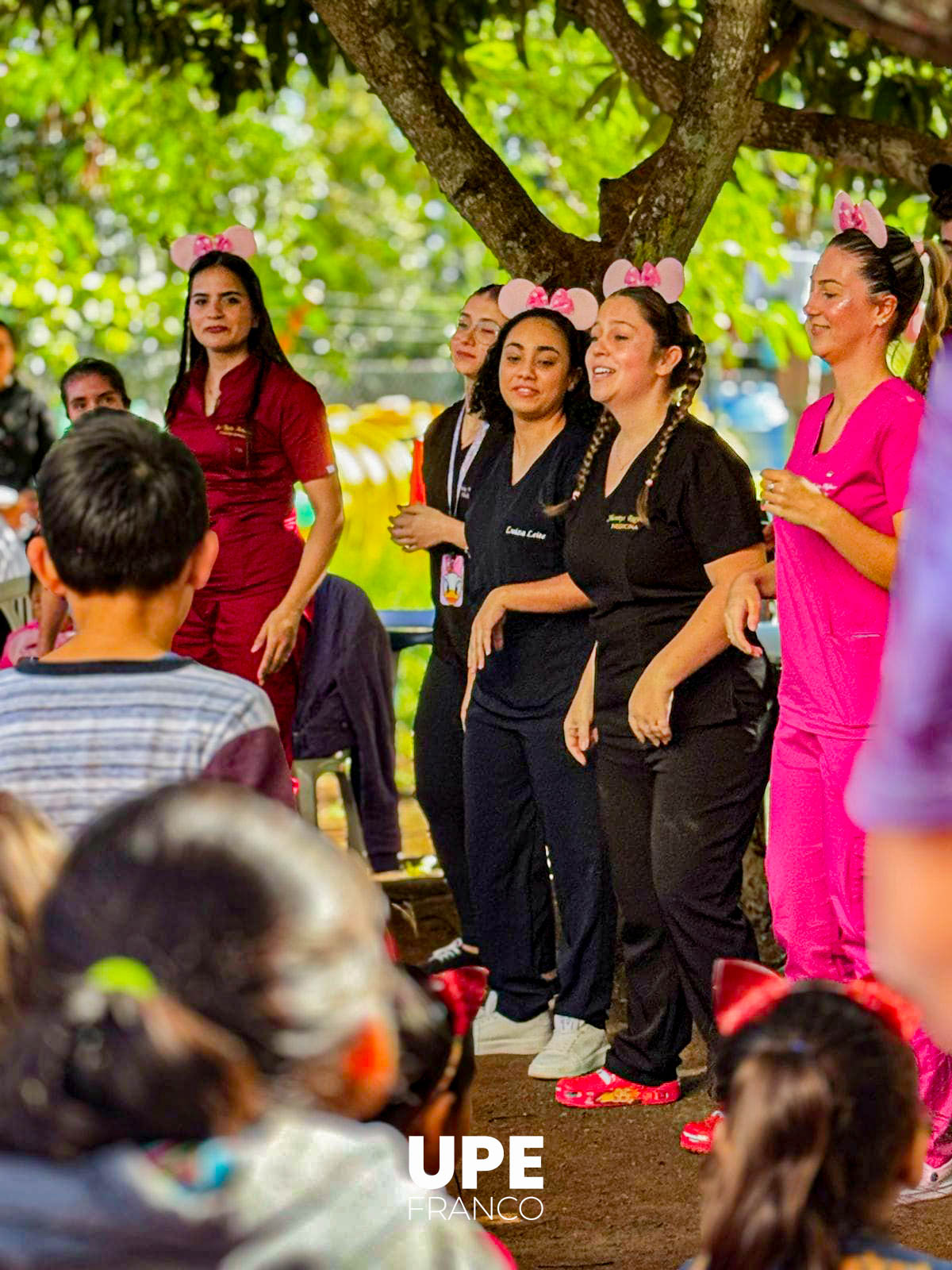 Proyecto Manos que cuidan, corazones que sanan: Extensión universitaria en la Fundación Las Tías
