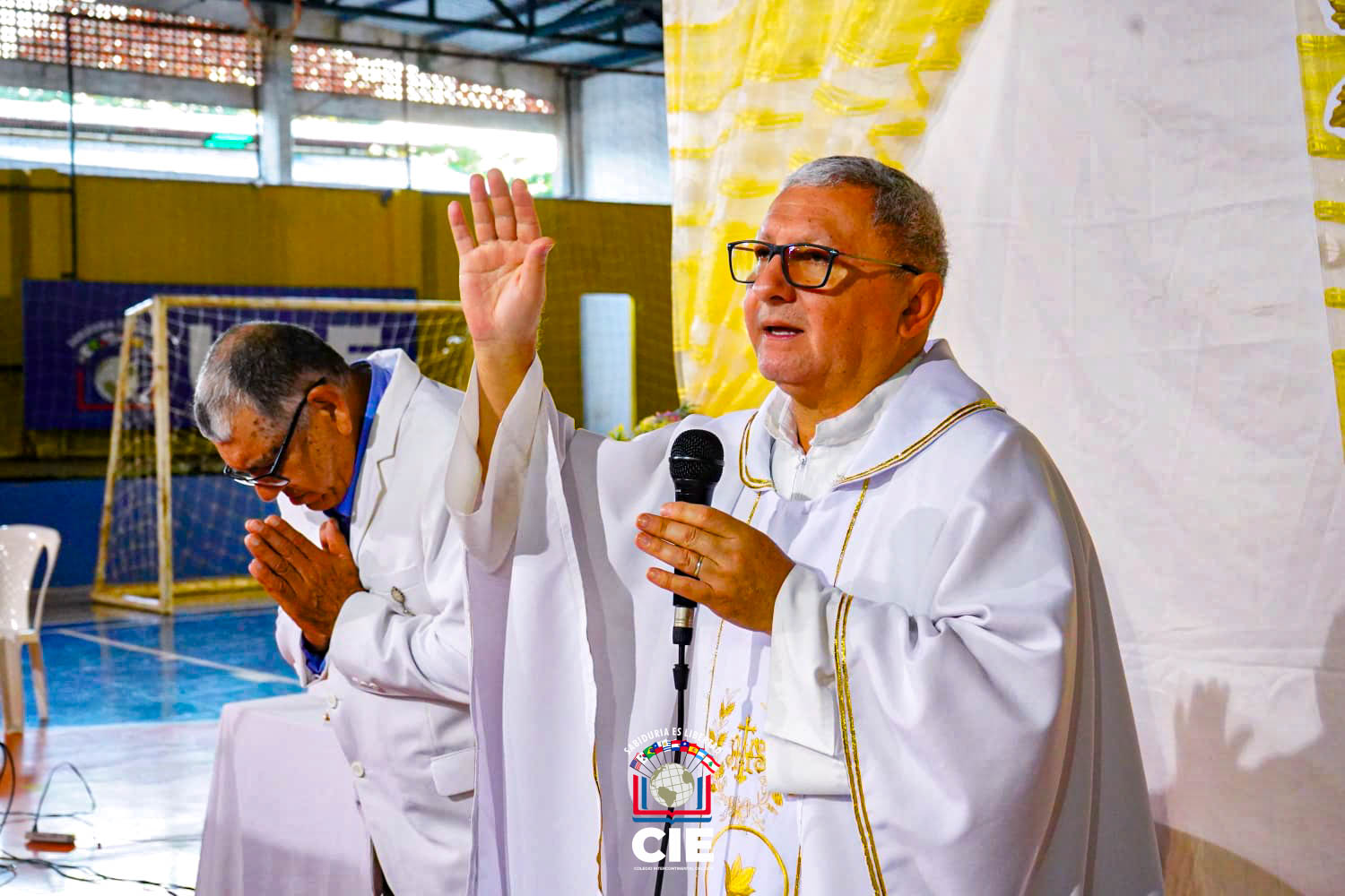 Celebración del Día de la Madre en el Colegio Intercontinental del Este: Misa, arte y gratitud