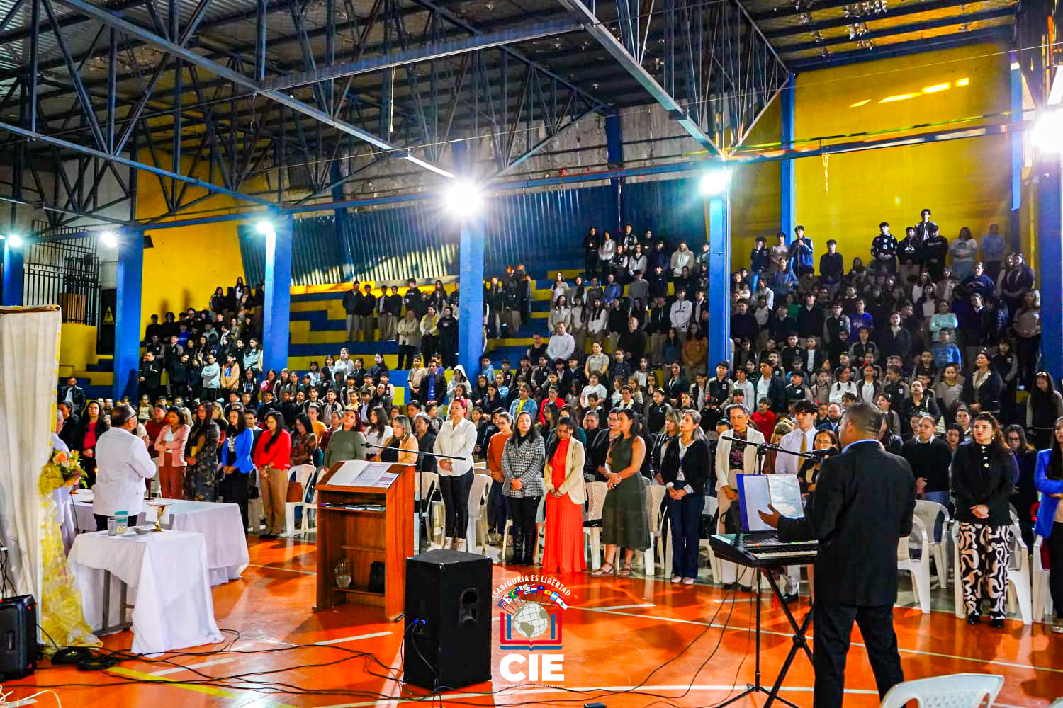 Celebración del Día de la Madre en el Colegio Intercontinental del Este: Misa, arte y gratitud