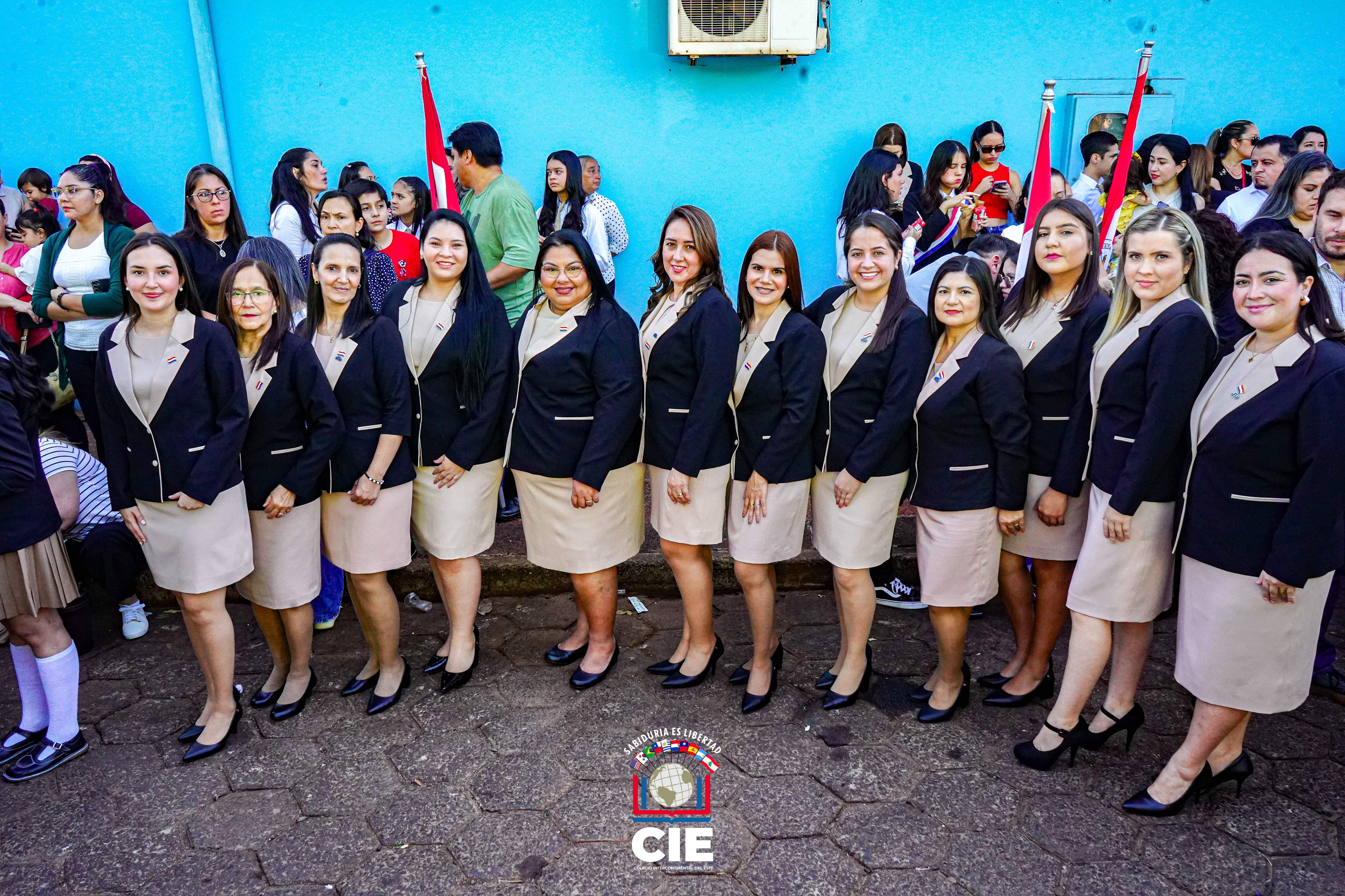Desfile por los 214 años de Independencia Nacional: Colegio Intercontinental del Este presente
