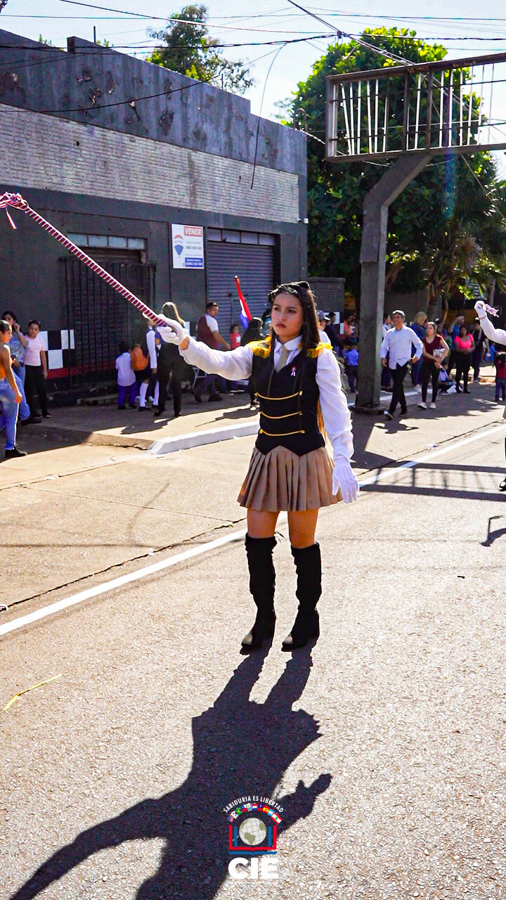 Desfile por los 214 años de Independencia Nacional: Colegio Intercontinental del Este presente