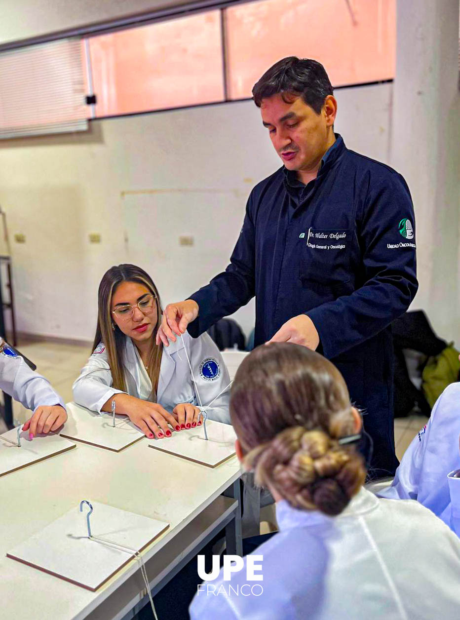Concluye con éxito el Taller Teórico Práctico de Habilidades Quirúrgicas: Nudos y Suturas