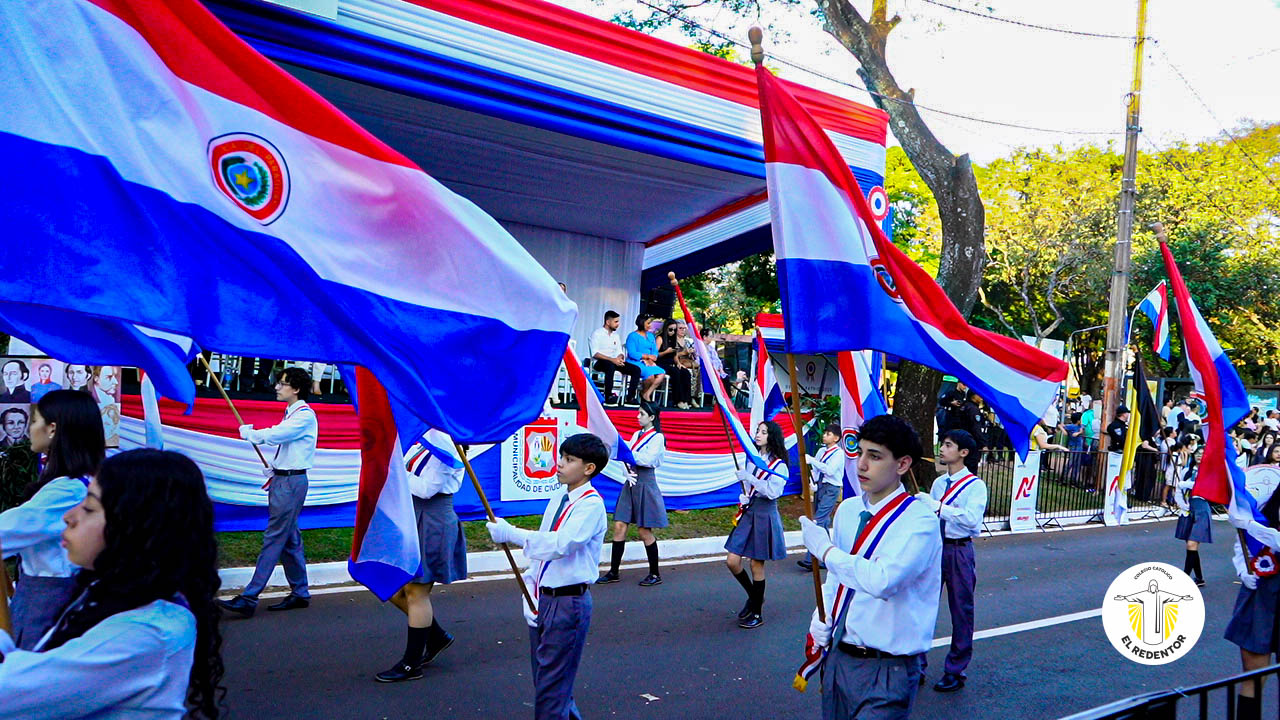 Desfile por la Independencia Nacional: El Colegio Católico El Redentor honra a la Patria
