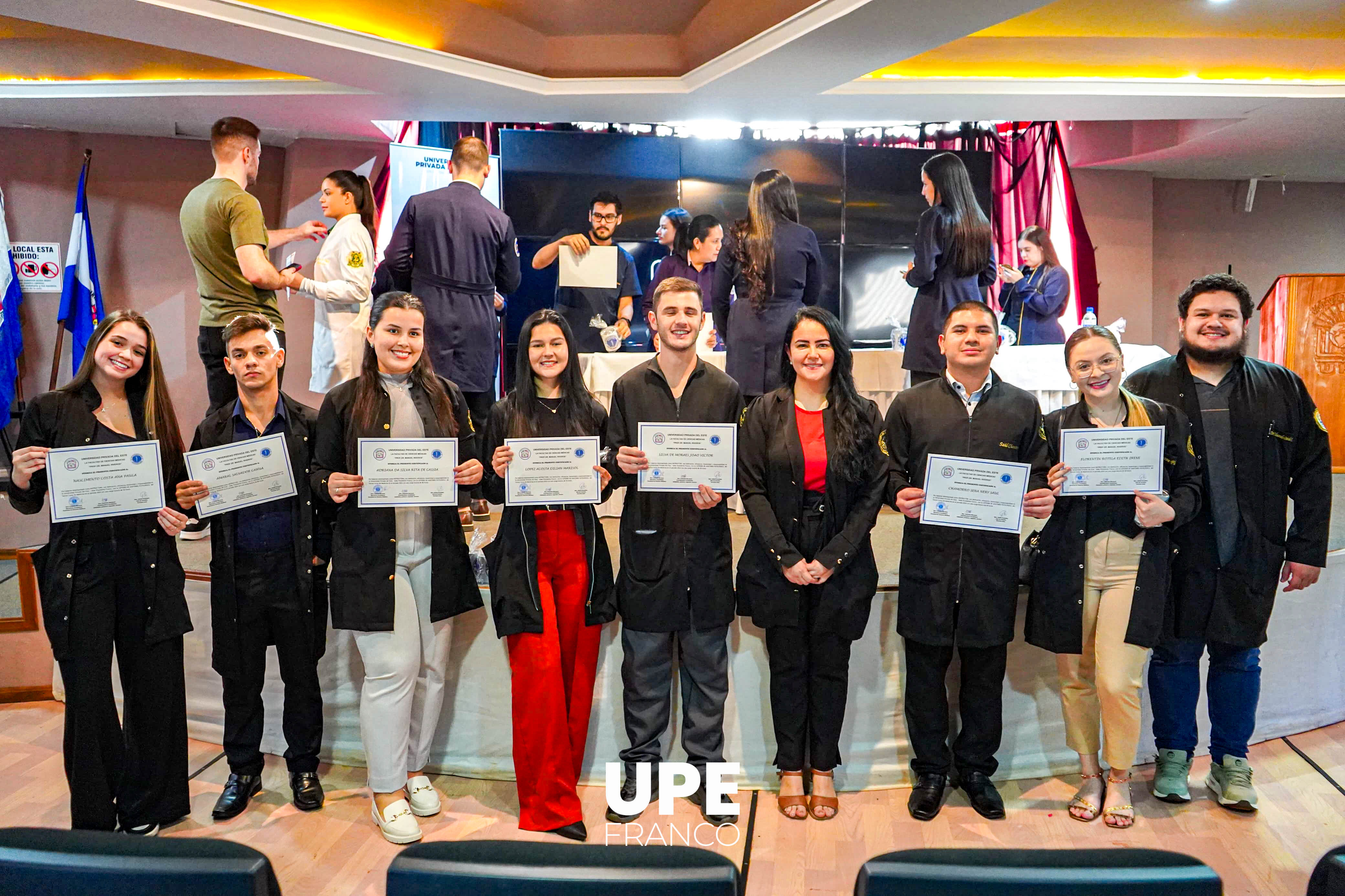 Entrega de certificados a instructores de cátedras en Medicina: Reconocimiento a la labor académica